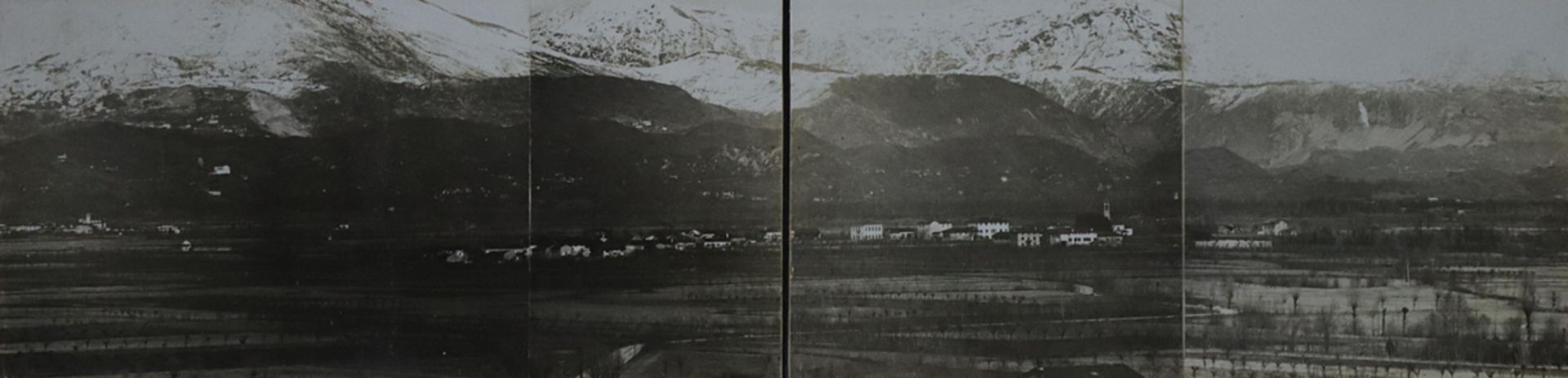 Aviano.'Panorama rings um das Flieger-Lager. Photogr. Aufnahme v.d. Flugzeughalle'. Ca. 1910. Mehrf. - Image 2 of 2