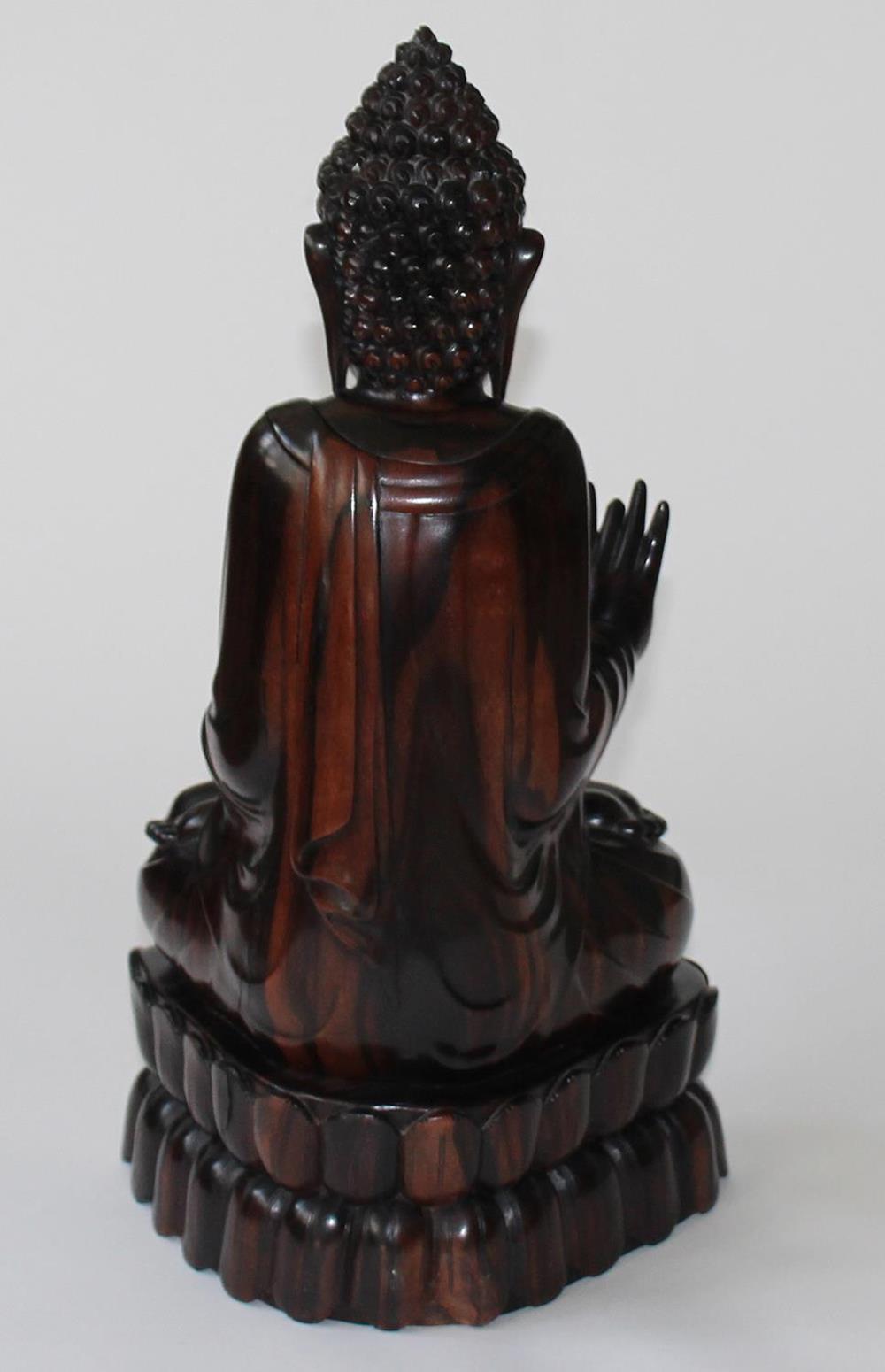 Buddha, Edelholz20.Jhdt. Thailand. Fein geschnitze u. polierte Darstellung des Buddha auf - Image 3 of 3