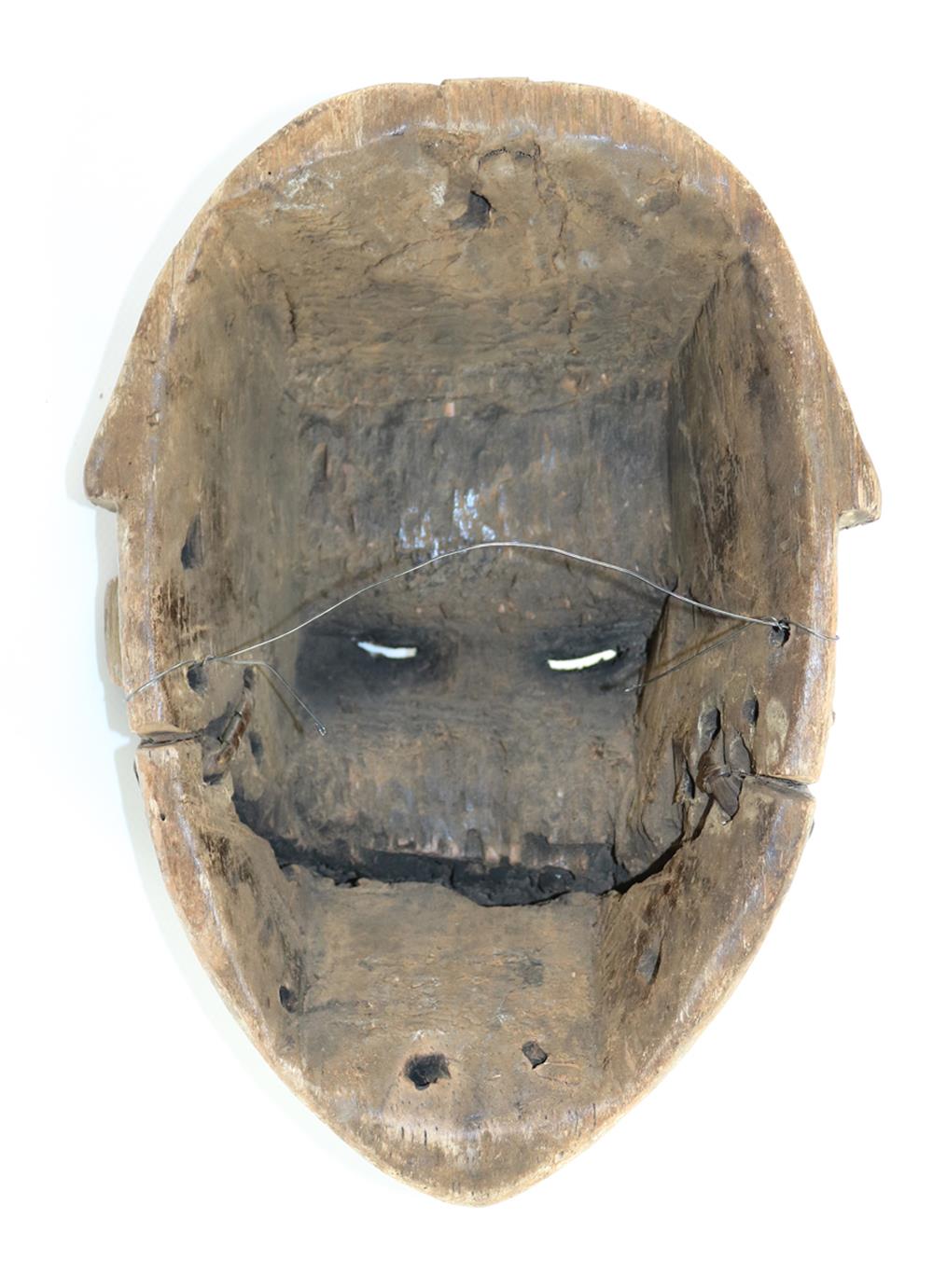 Ogoni Nigeria MaskeOgoni Nigeria Maske mit Klappkiefer. Farbfassung in schwarz, weiss uOgon - Image 3 of 3