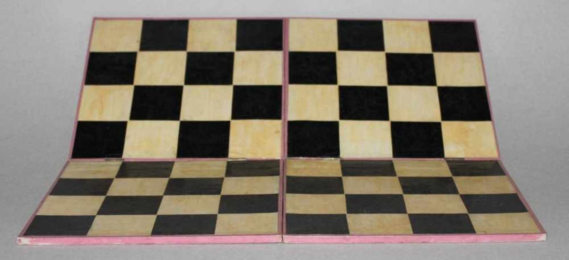 Europa. Deutschland. Schachfiguren aus Beinin Anlehnung an den Selenus - Stil mit einem doppelt - Bild 4 aus 4