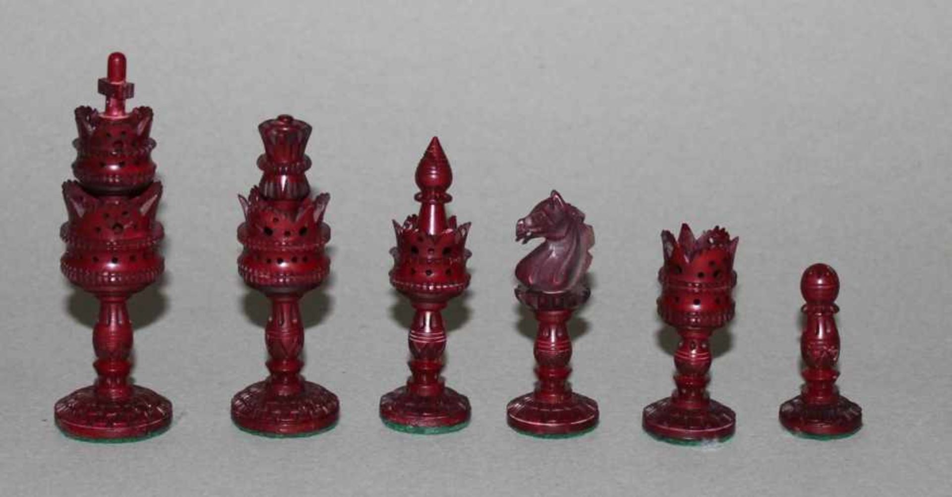 Asien. Indien. Schachfiguren aus Beinin Anlehnung an den Selenus - Typ. Die eine Partei in - Bild 3 aus 3