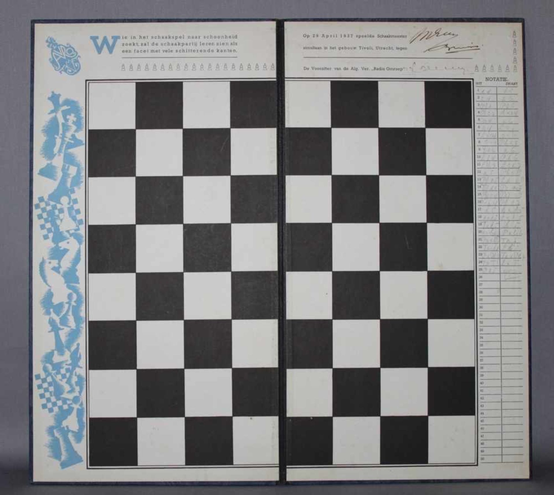 Euwe, Max.Schachbrett aus Pappe vom AVRO - Simultanwettkampf 1937 mit eigenhändiger Unterschrift von