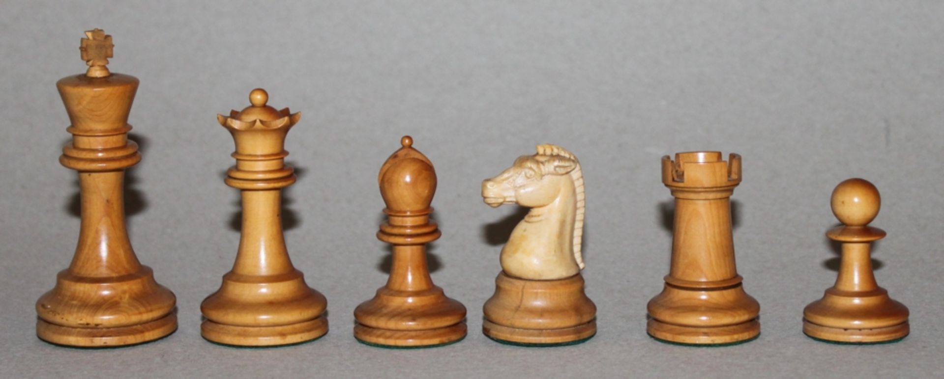 Europa. England. Staunton Schachfiguren aus Holz - Bild 2 aus 5
