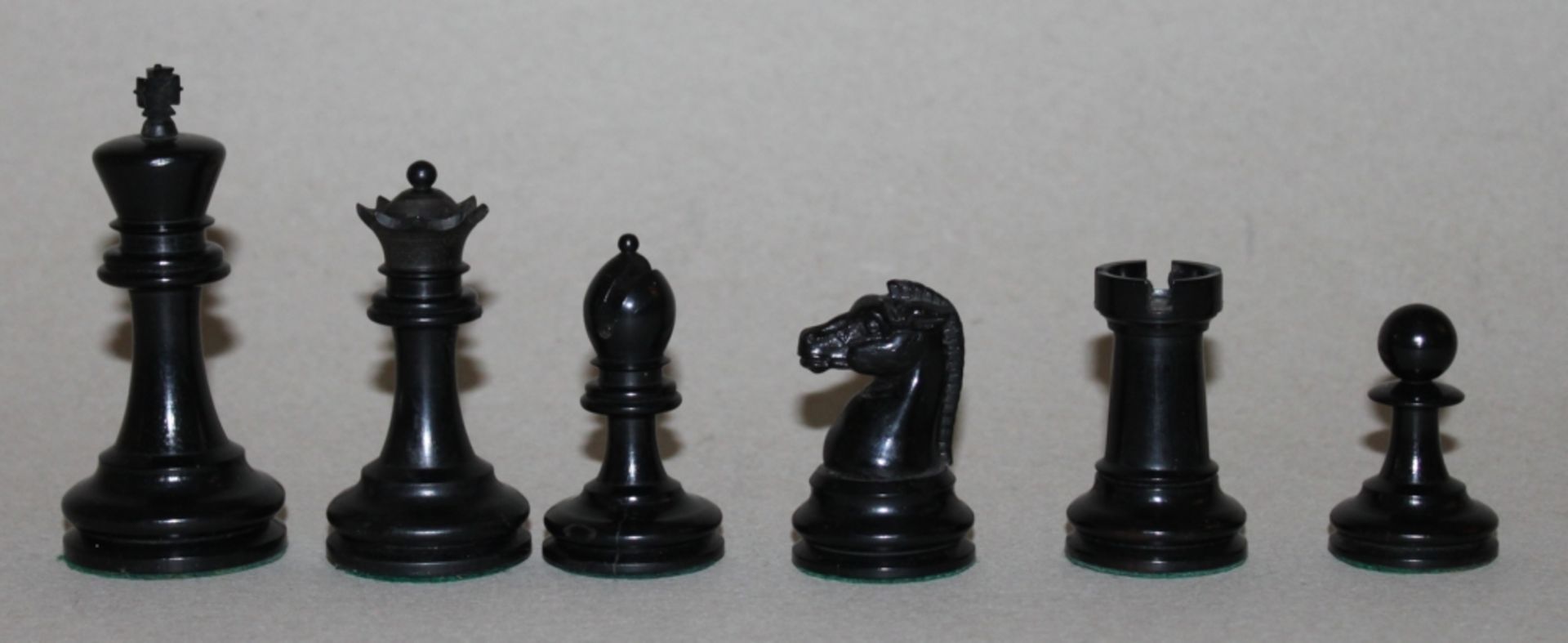 Europa. England. Staunton Schachfiguren aus Holz - Bild 3 aus 5