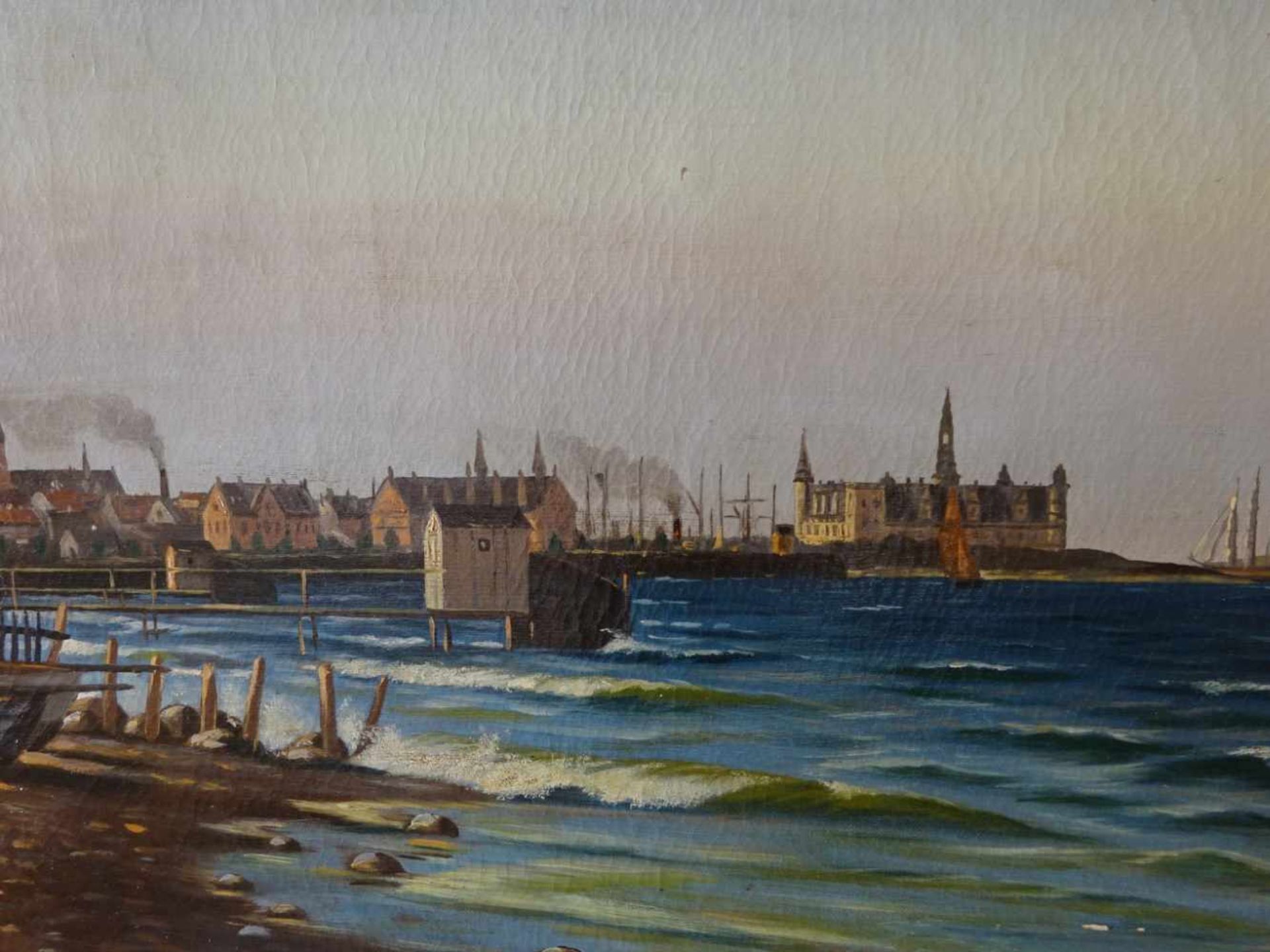 Dänische Kunst.- Olsen, Ole Hans(Öster-Stillinge 1869 - 1922 Vejle). Bucht vor Helsingör. Öl auf - Bild 2 aus 8