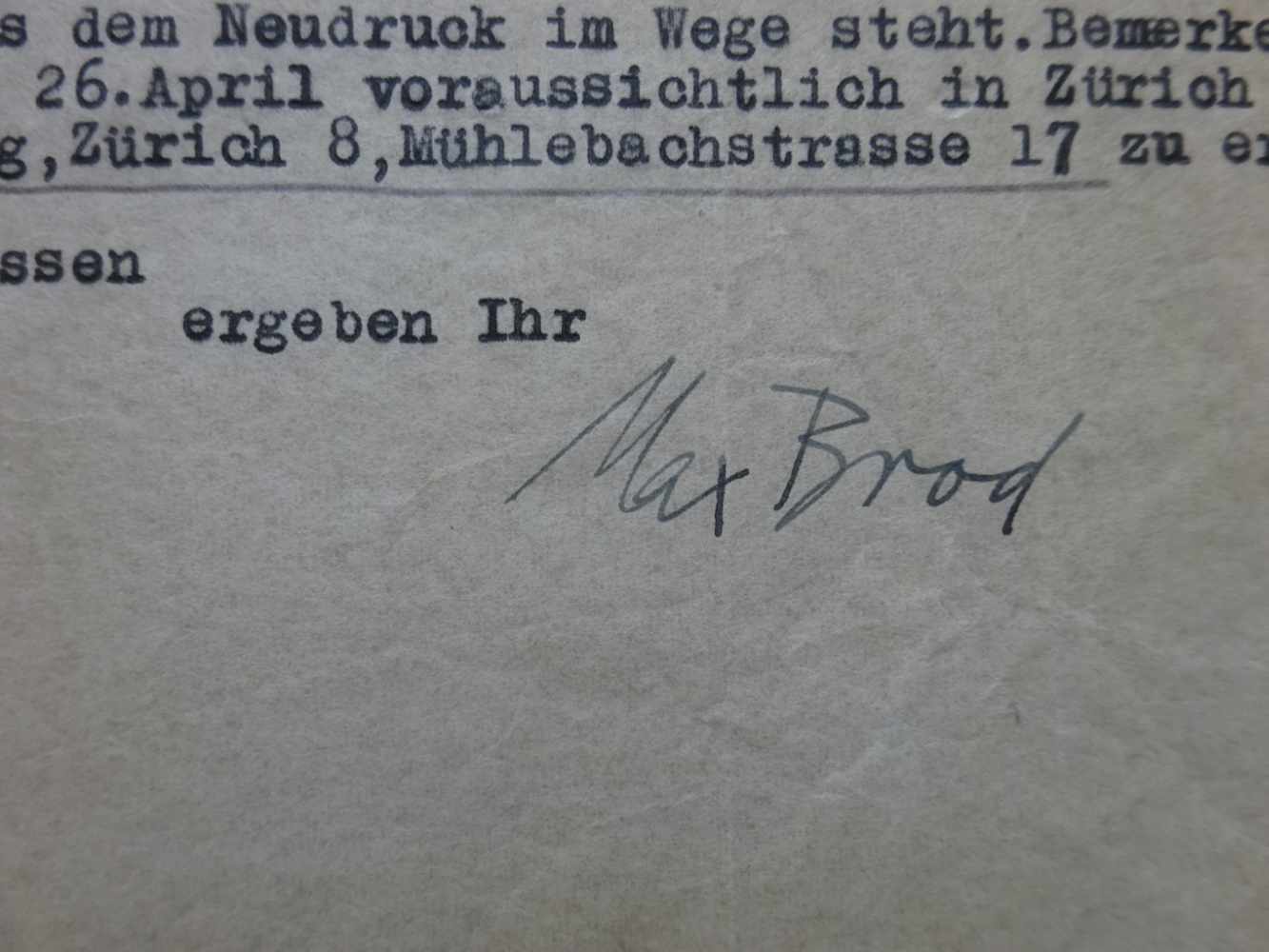 Brod, Max.Typographischer Brief mit Unterschrift an Max Niedermayer (1905-1968) vom Limes-Verlag - Image 2 of 2