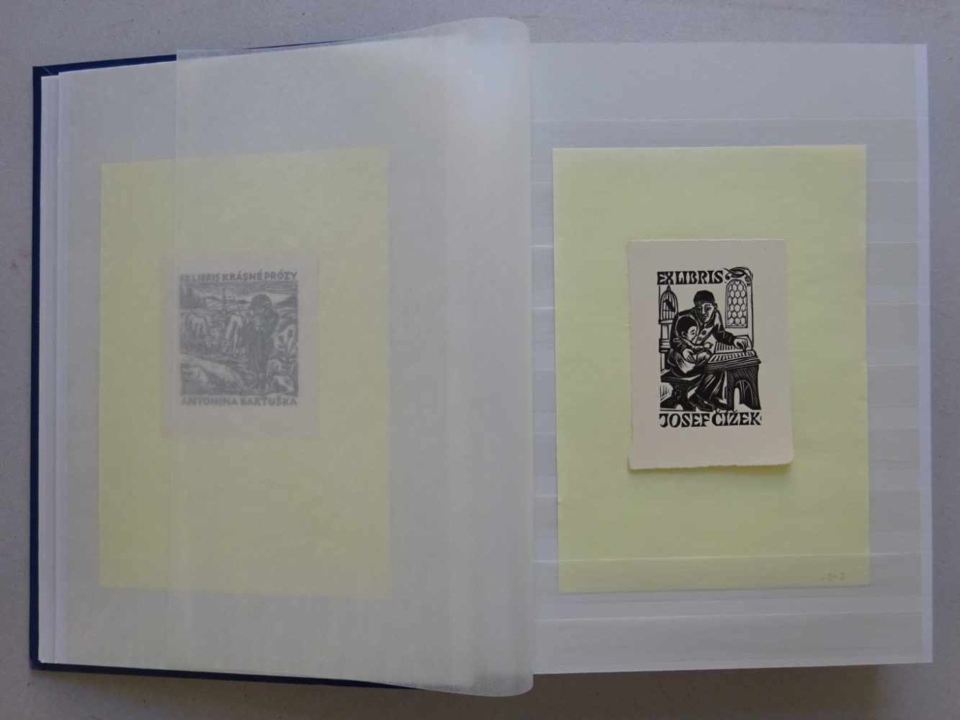 Exlibris.-Sammlung von ca. 280 Exlibris aus den Jahren um 1890-2000. Format ca. 5 x 4 cm bis 15 x 10 - Image 2 of 6