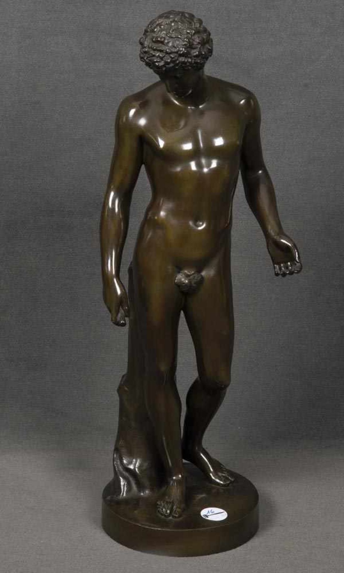 Bildhauer des 19. Jhs. Adonis. Bronze, brüniert, H=62 cm.Bildhauer des 19. Jhs. Adonis. Bronze,