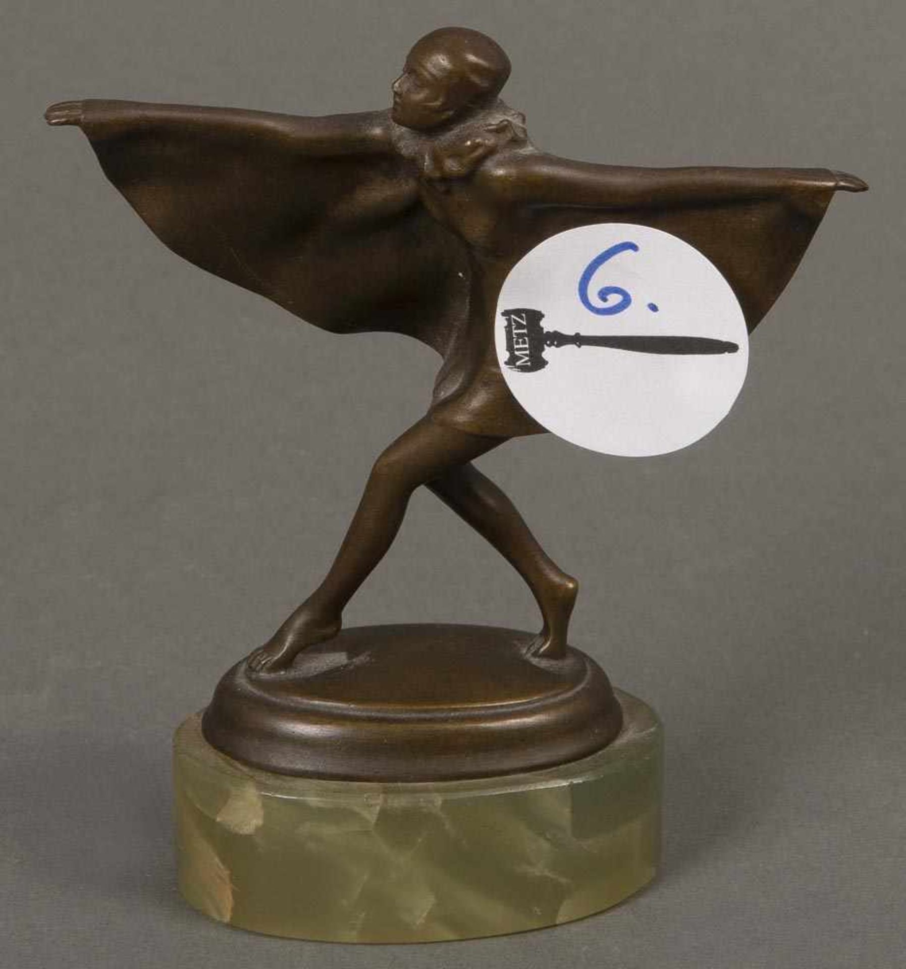 Josef Lorenzl (1892-1950). ?Fledermaustänzerin?. Bronze, seitl. sign., auf grünem Marmorsockel, H=12