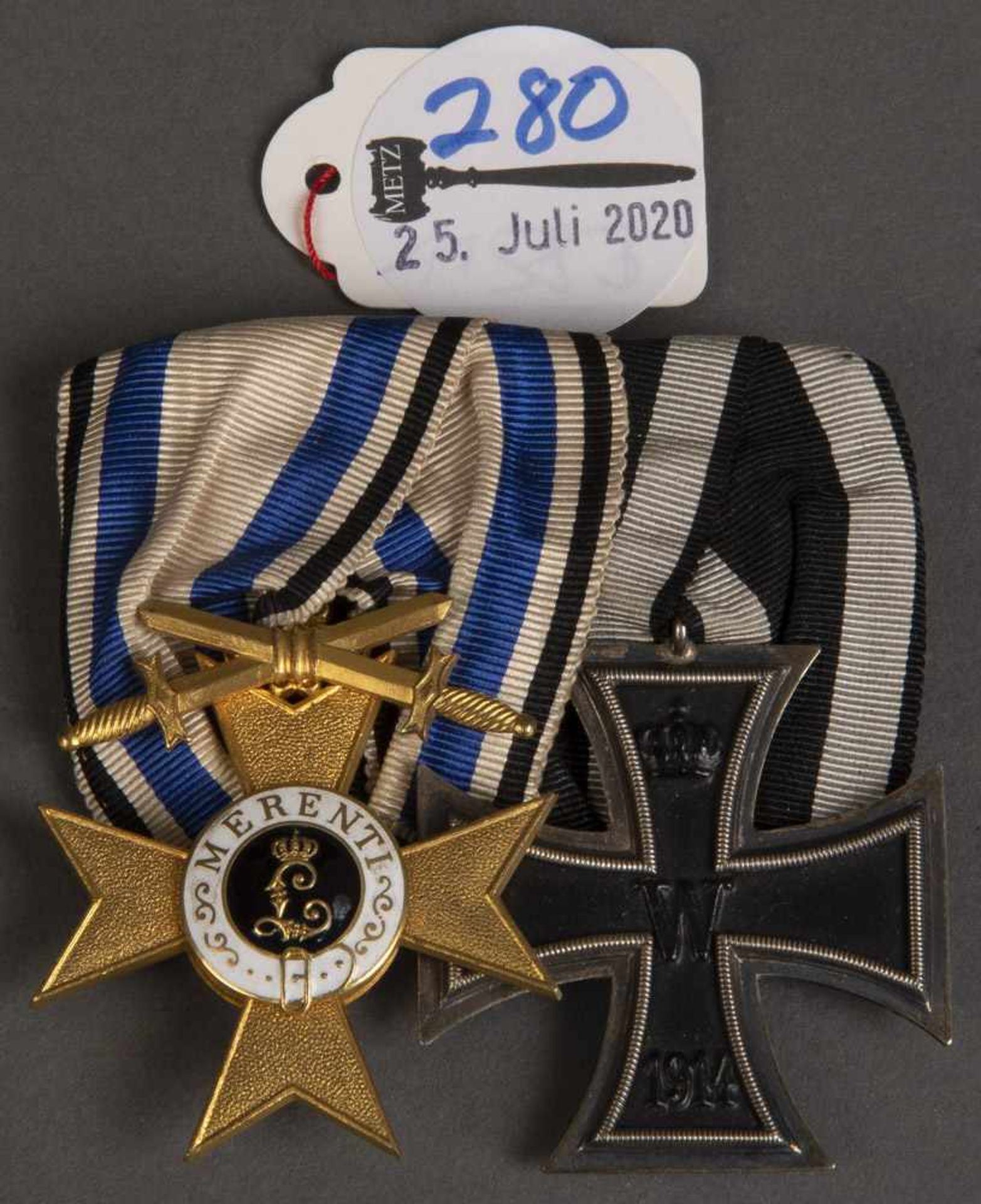Bayrisches Militärverdienstkreuz, I. Klasse mit Schwertern, an Spange, mit EK II. Klasse.