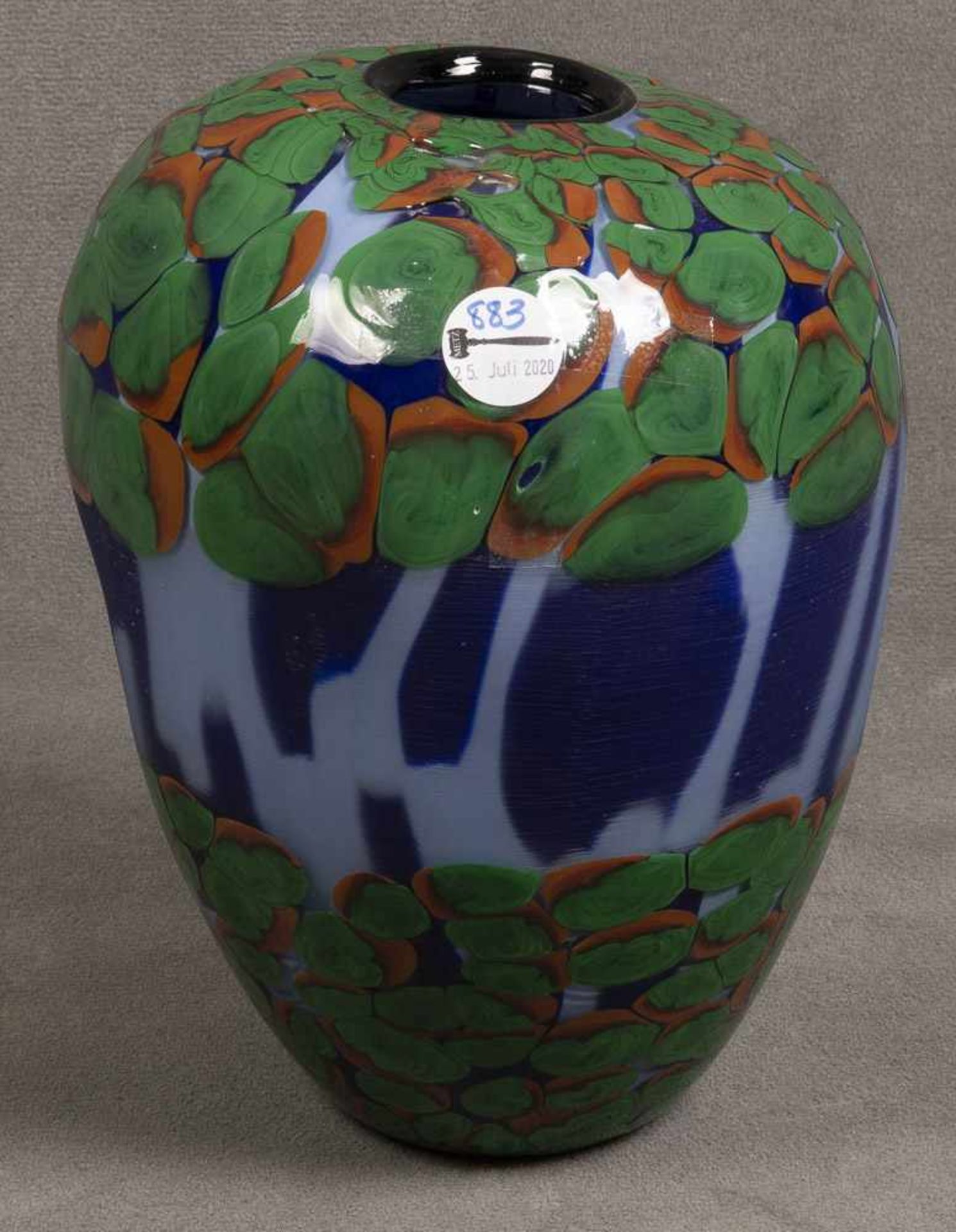 Vase. Murano dat. 1993. Farbloses Glas, mehrfach farbig überfangen, am Boden unleserliche