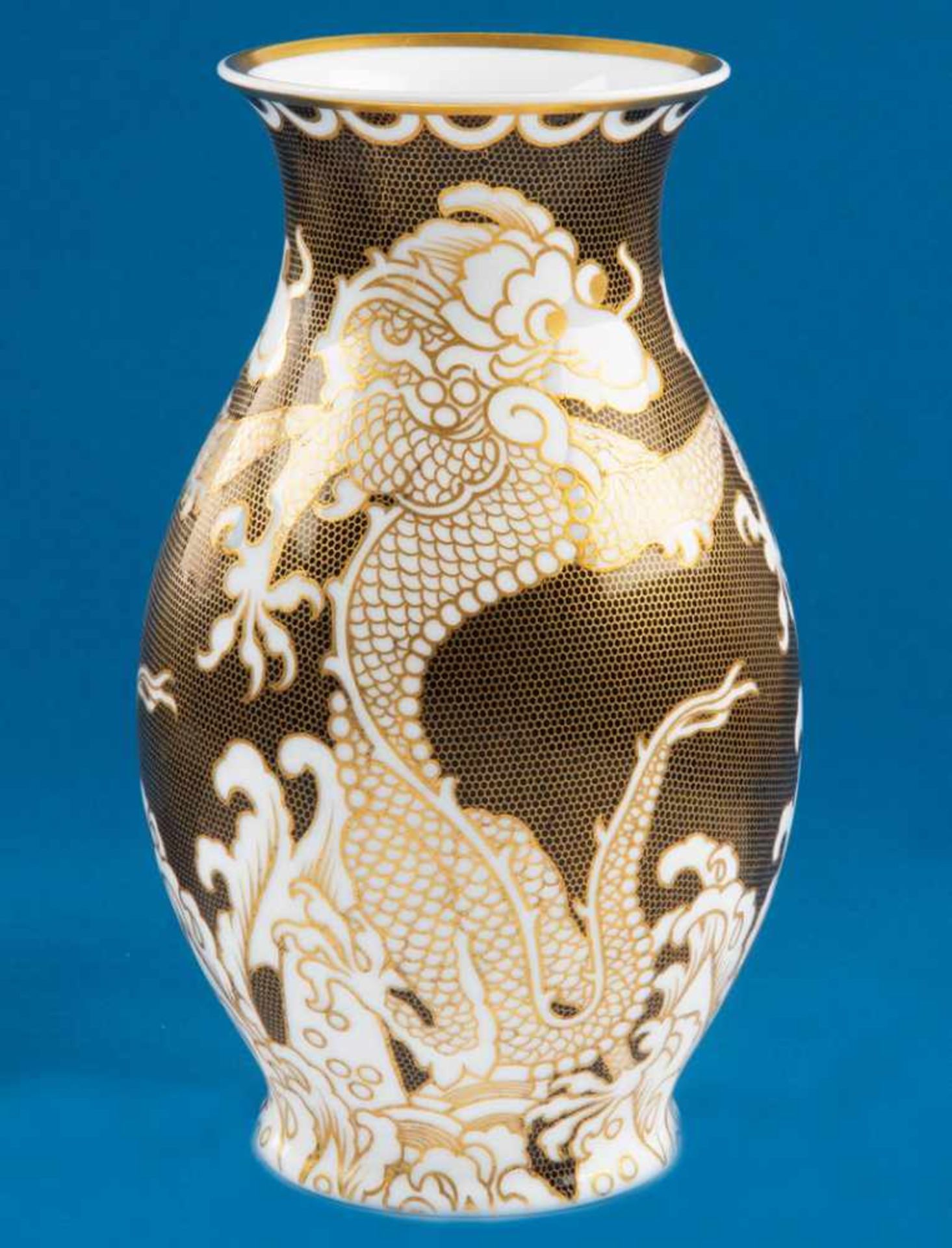 Vase. Rosenthal 1927. Porzellan, gold bemalt. Modellnummer S 709, Entwurf Julius Guldbrandsen, H=