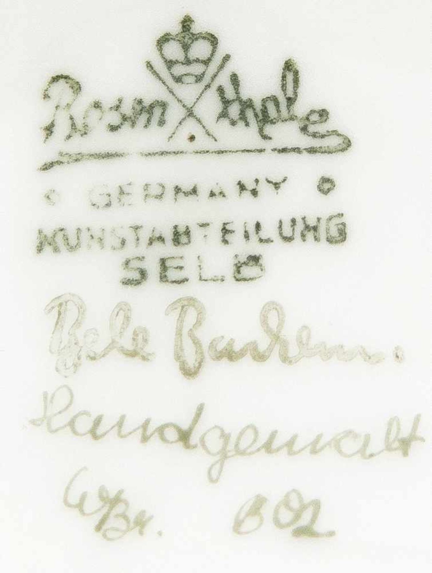 Vase. Rosenthal 1937. Porzellan, schwarz bemalt. Entwurf Fritz Heidenreich, Malerei sign. Bele - Bild 2 aus 2