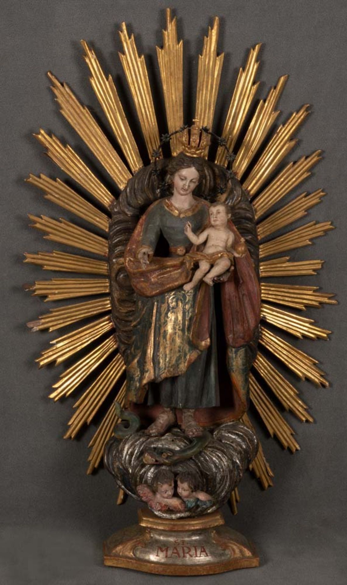 Strahlenkranzmadonna. Deutsch 18. Jh. Massivholz, geschnitzt, bunt und gold gefasst, H=83 cm, B=50 c