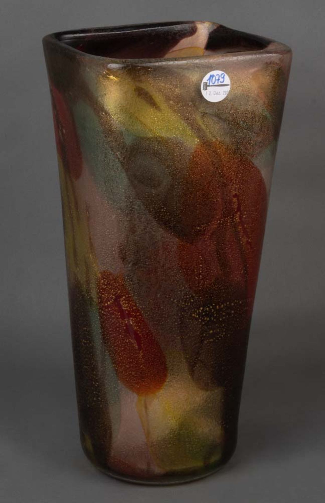 Große Bodenvase. Murano 20. Jh. Farbloses Glas, farbig überfangen mit Goldpulvereinschmelzungen, H