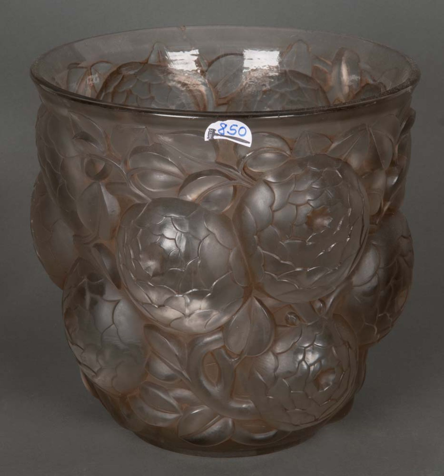 Große Vase. Frankreich, René Lalique 20. Jh. Walzenförmig, sich nach unten verjüngend. Opakes Gl