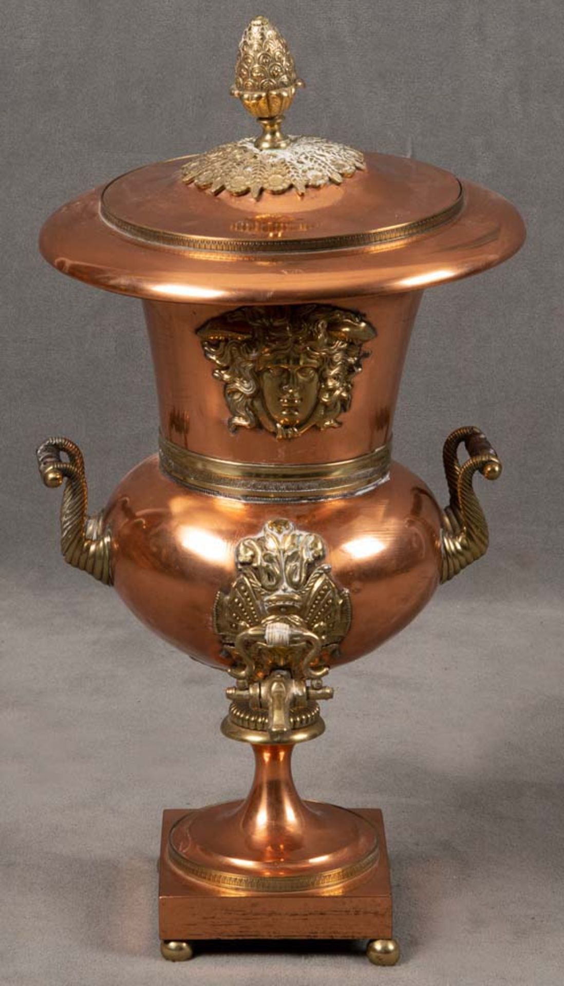 Samovar. Russland 19. Jh. Kupfer / Messing, H=57 cm.