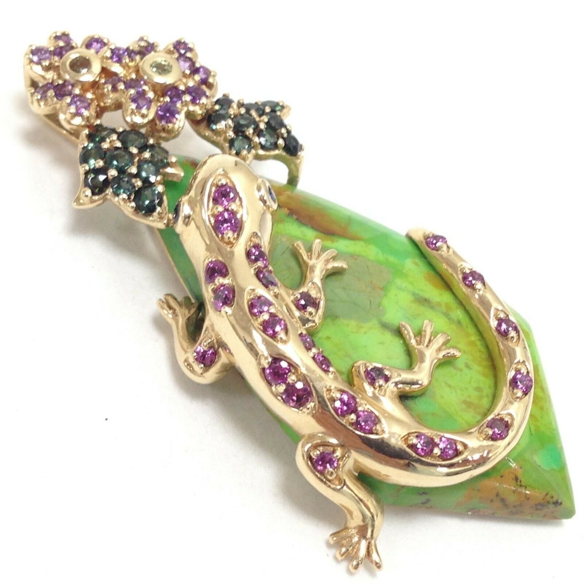 14K Yellow Gold Gaspeite w/ Green & Purple Stones Lizard & Flowers Large Pendant - Image 6 of 7