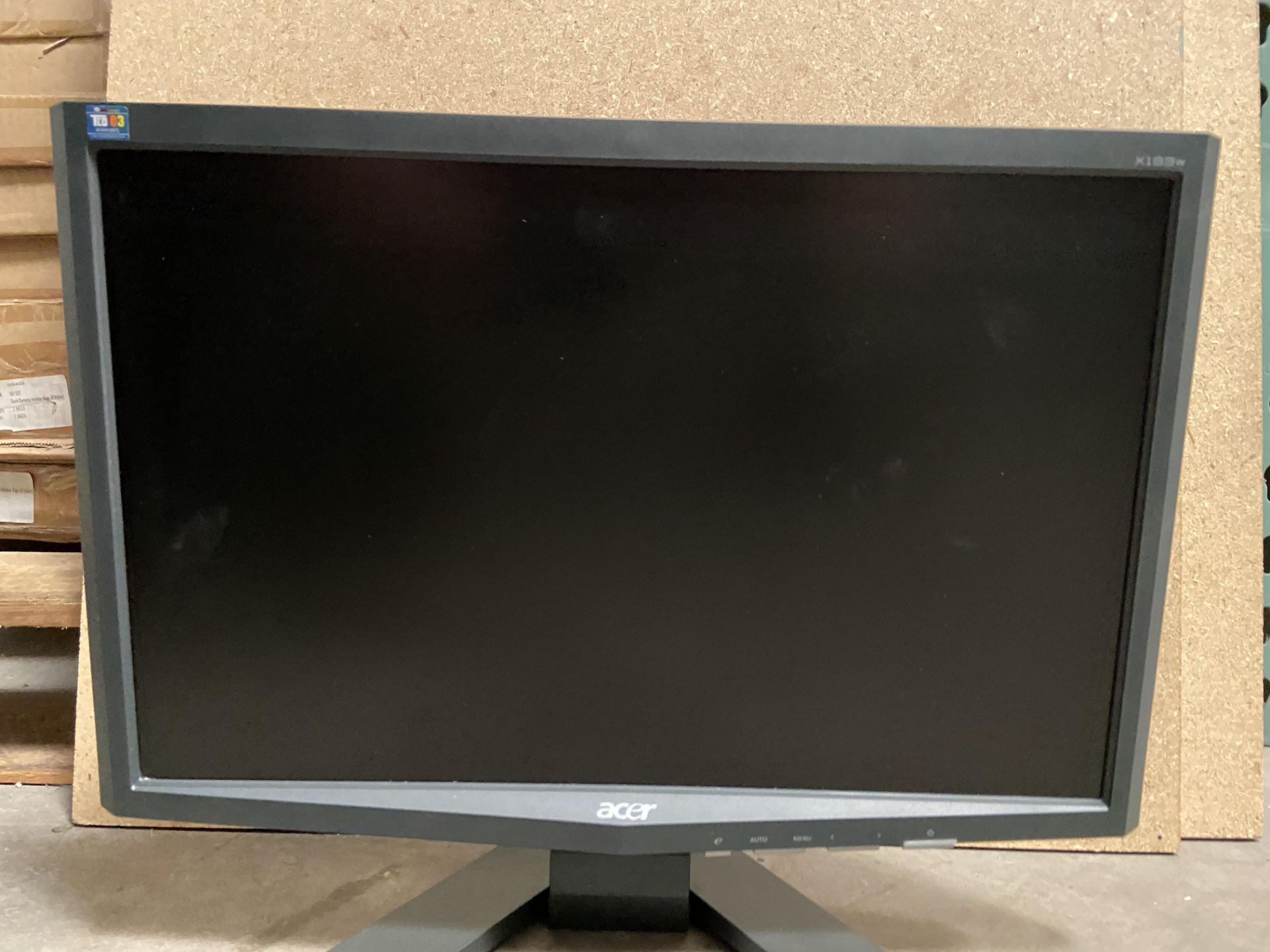Acer x193w Monitor - Image 2 of 4