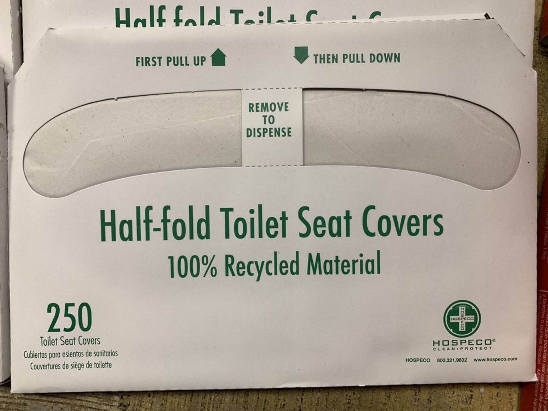 32 PACKS - HOSPECO HEALTHGARD TOILET SEAT COVERS - WHITE 250 COVERS/ PACK - HALF FOLD - MODEL - Image 2 of 5