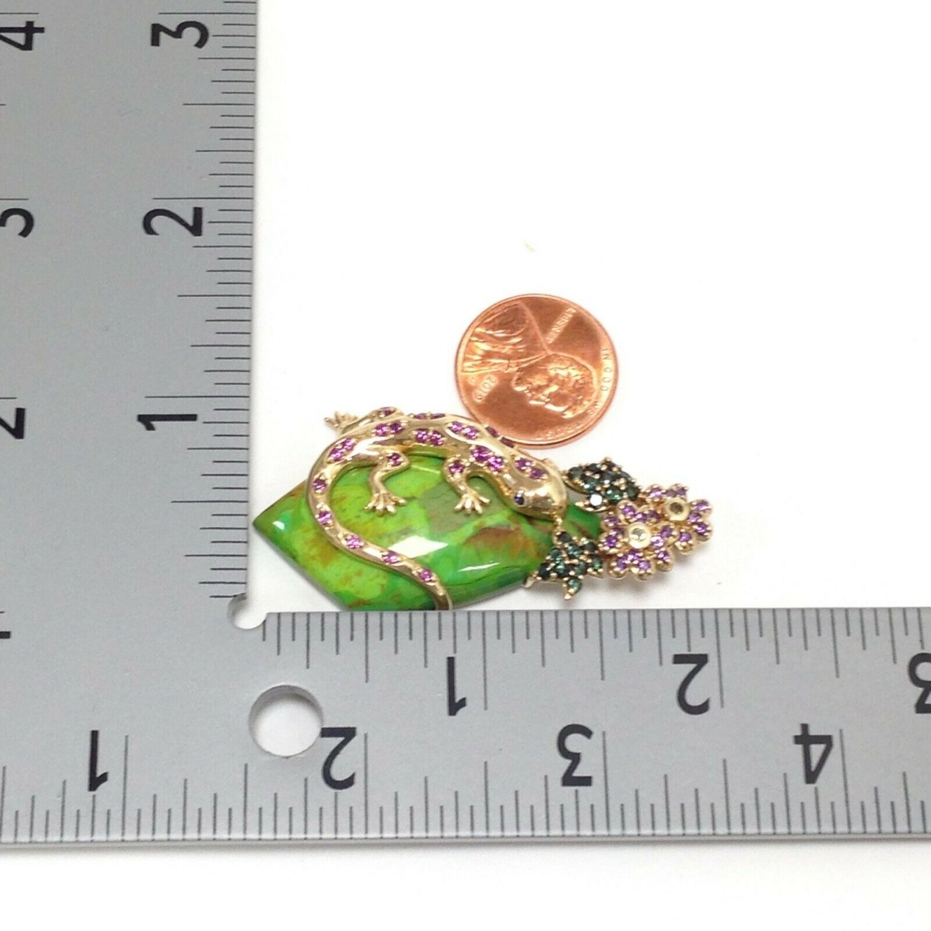 14K Yellow Gold Gaspeite w/ Green & Purple Stones Lizard & Flowers Large Pendant - Image 4 of 7