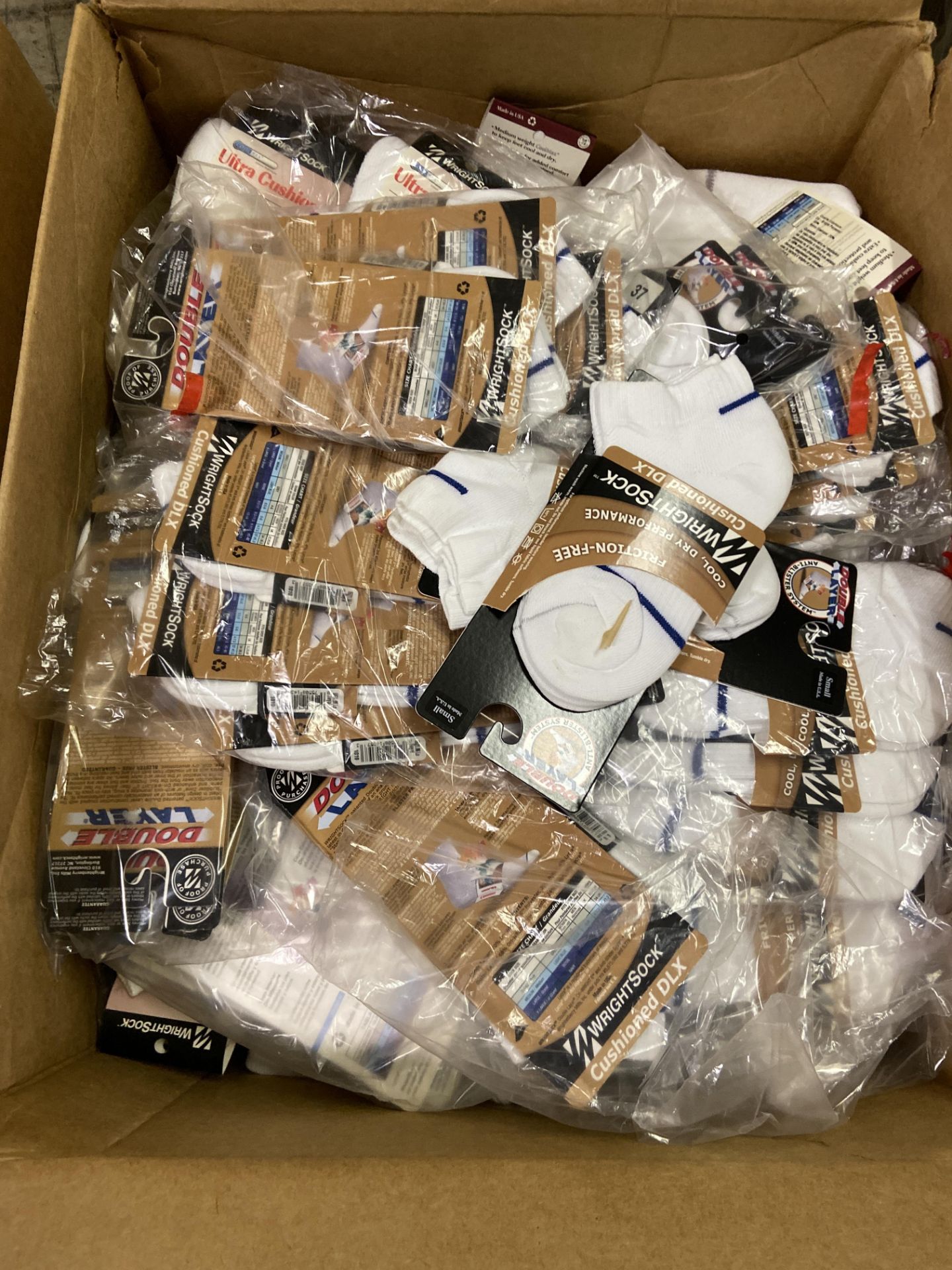 500+ packs of New Socks, Wrightsock Coolmesh & Cushioned DLX, Double Layer, White Gray/Blue Stripe - Image 4 of 6