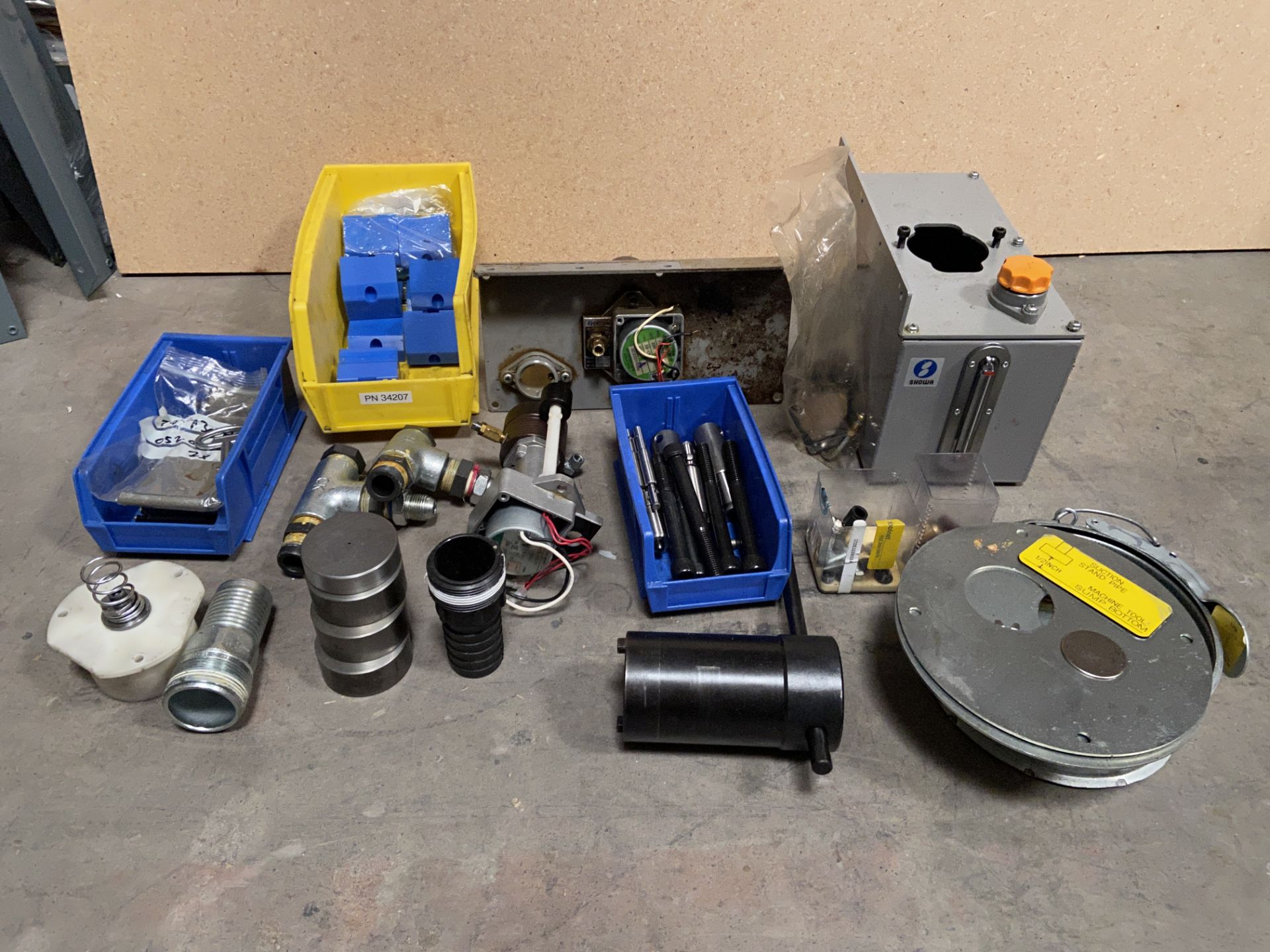 Mixed lot of Machine Parts for Industrial Machinery, Oil Regulator Unit Etc - Image 3 of 5