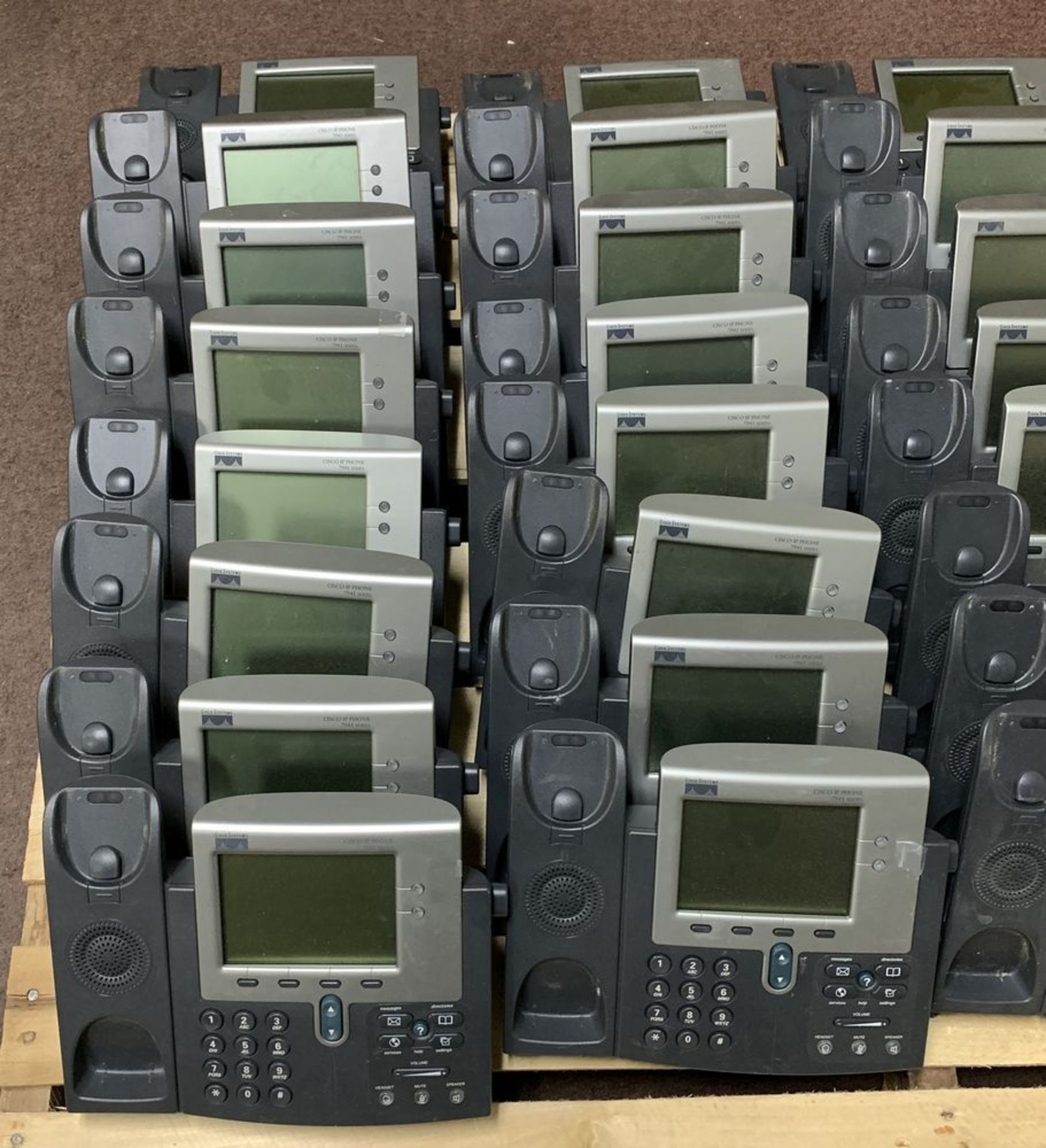 28 CISCO PHONE SYSTEMS - MODEL 7941 ALL ITEMS ARE SOLD AS IS UNTESTED BUT CAME FROM A WORKING - Image 3 of 4