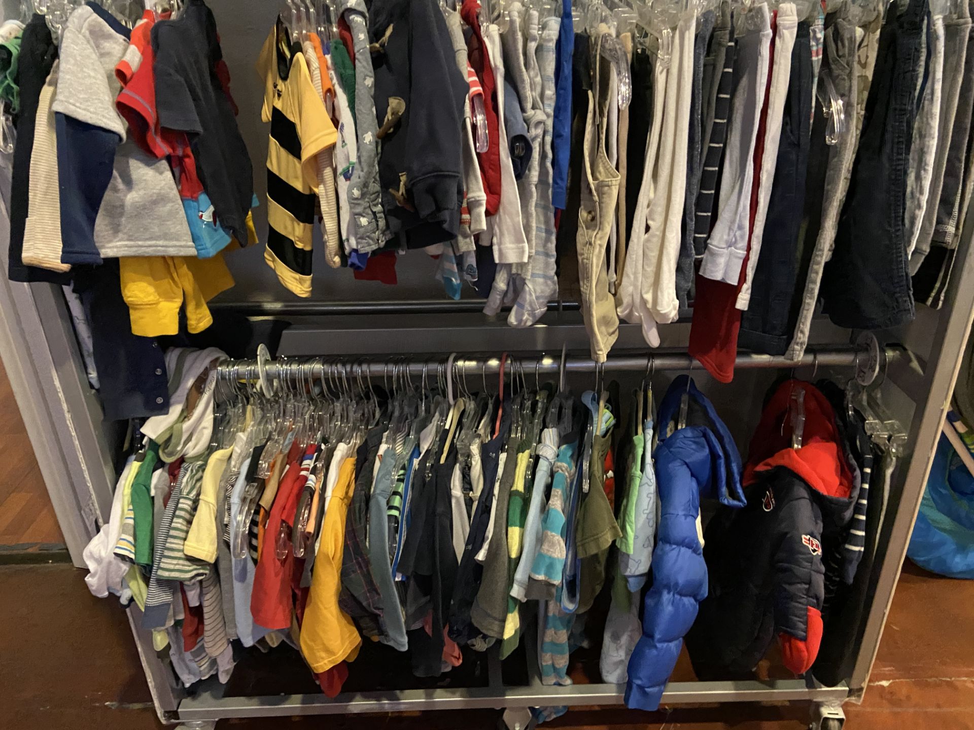 Children's clothing, entire wall of clothes - Image 3 of 3