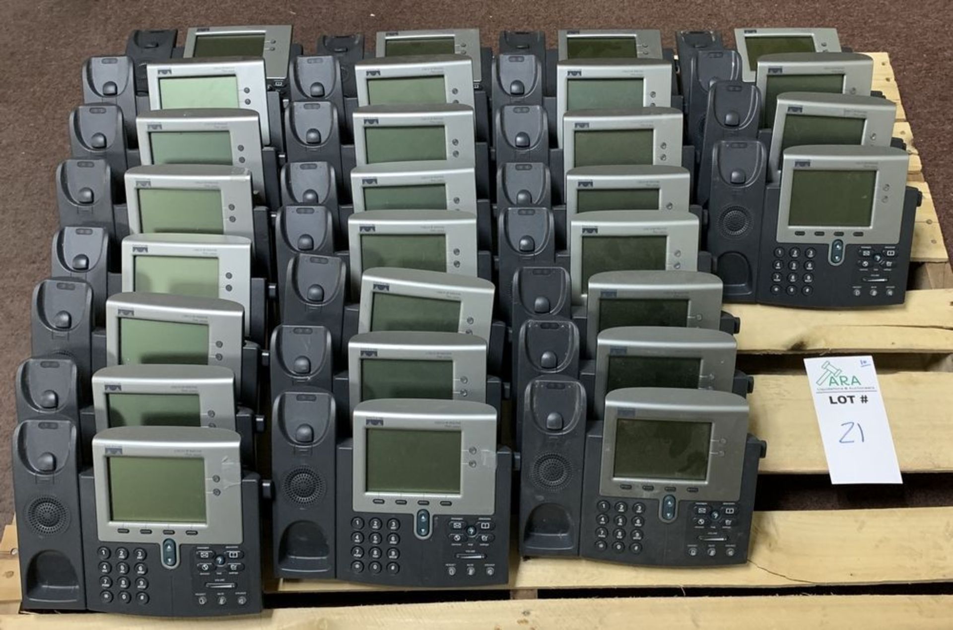 28 CISCO PHONE SYSTEMS - MODEL 7941 ALL ITEMS ARE SOLD AS IS UNTESTED BUT CAME FROM A WORKING - Image 2 of 4