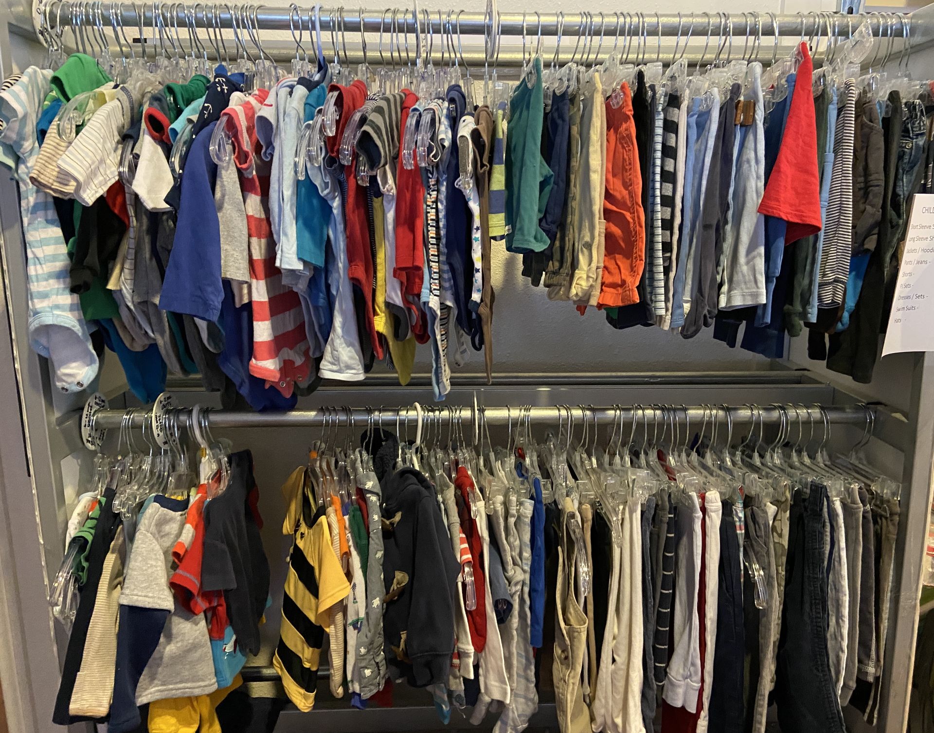 Children's clothing, entire wall of clothes - Image 2 of 3