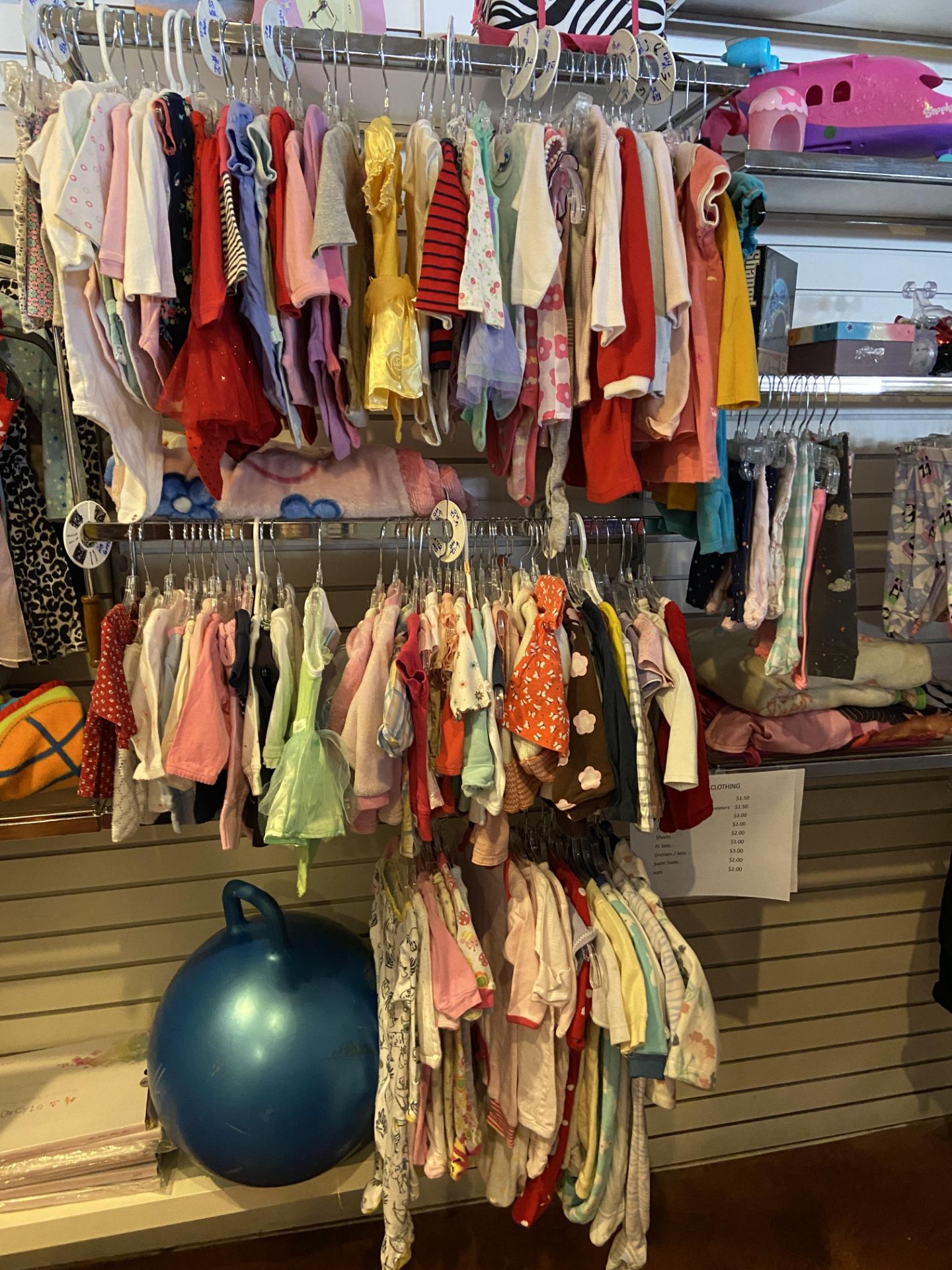 Children's clothing, entire wall of clothes as shown - Image 2 of 5