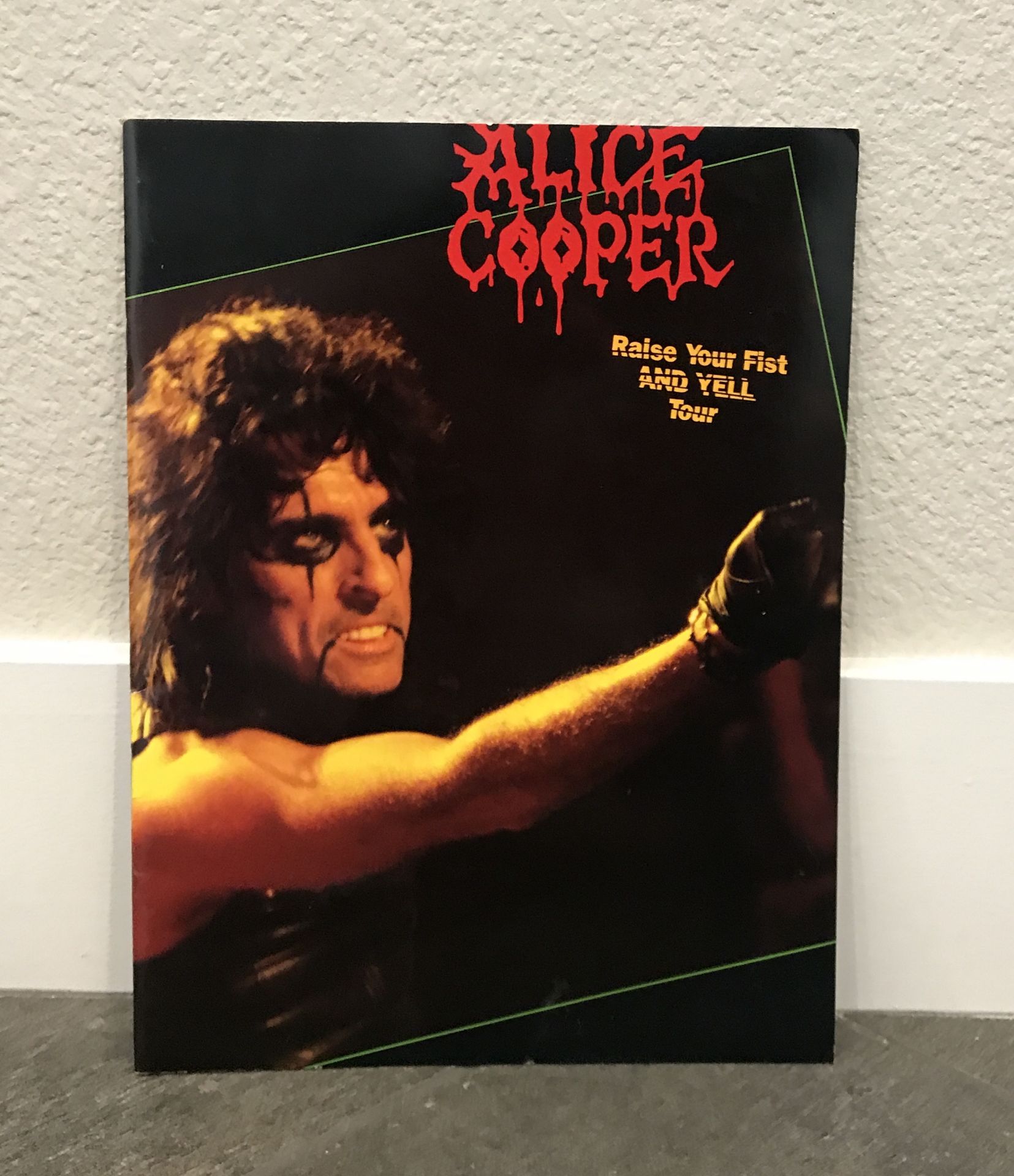 ALICE COOPER RAISE YOUR FIST AND YELL TOUR PROGRAM