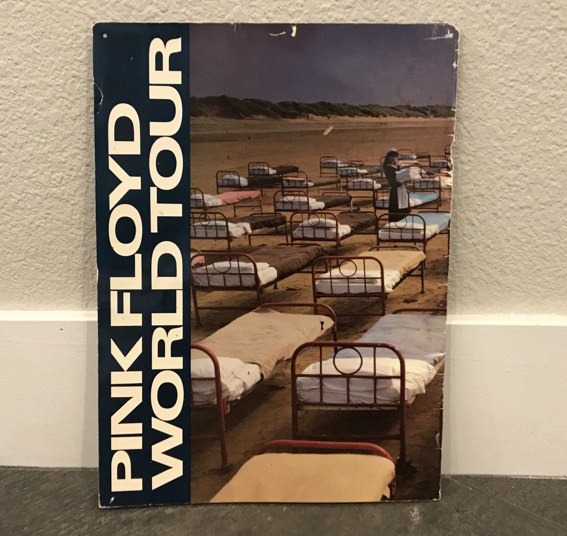 PINK FLOYD TOUR PROGRAM 1987 - Image 4 of 4