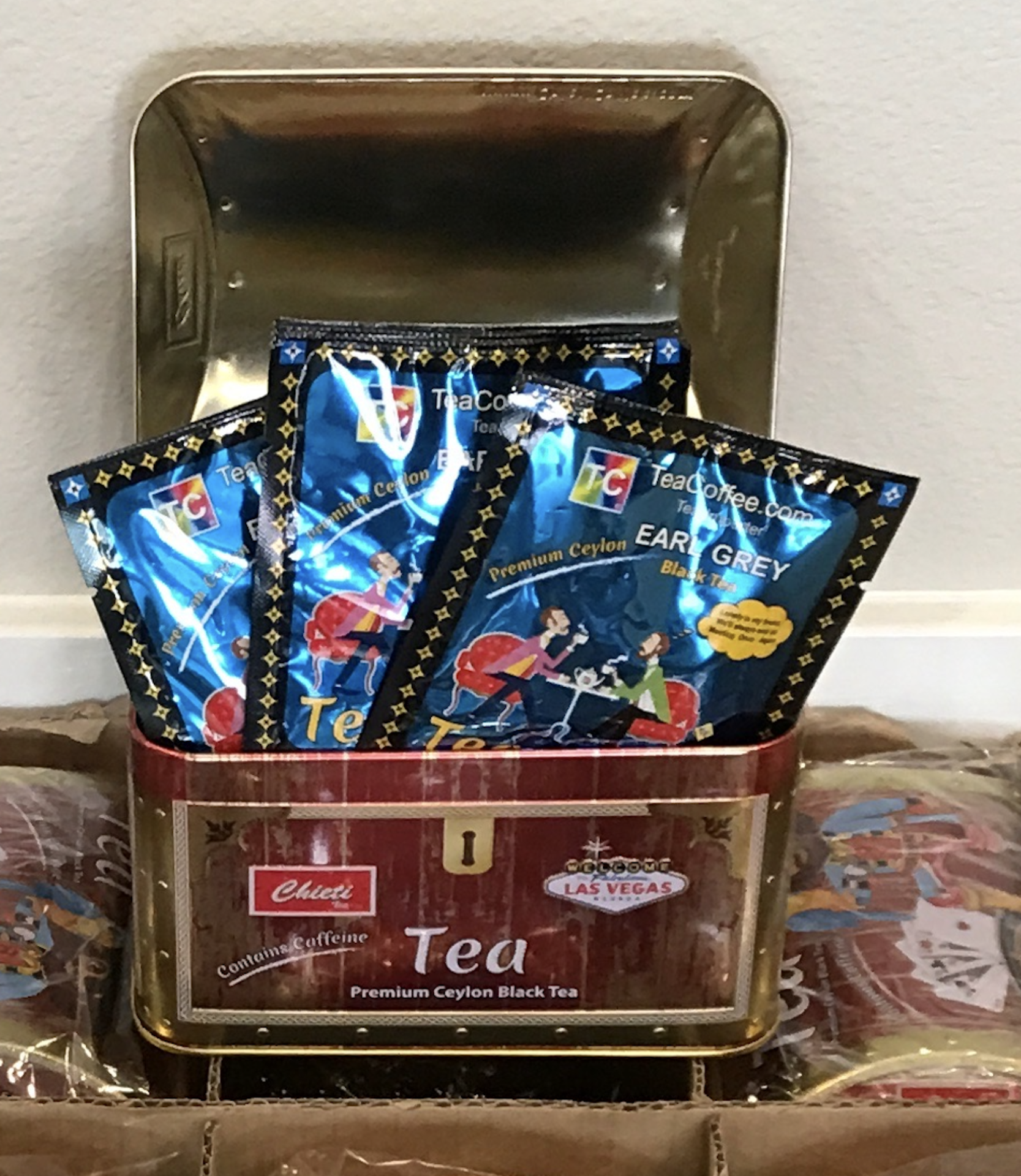 12 BEAUTIFUL LARGE TINS FILLED WITH MIXED TEA BAGS, GREAT GIFT TINS - Image 3 of 3