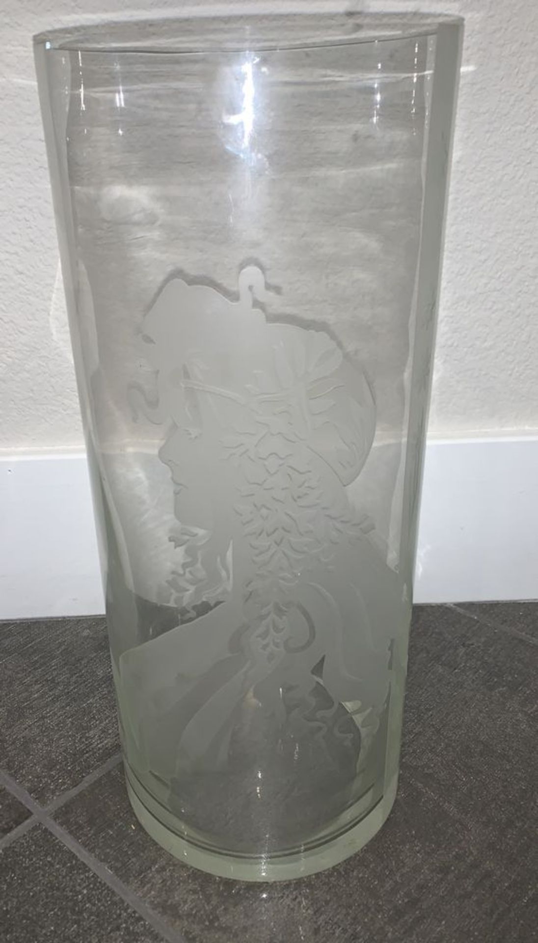 LARGE PERRY COYLE GLASS VASE 24"X 8" WIDE , SIGNED BY ARTIST ORIGINAL PIECE - Image 3 of 5