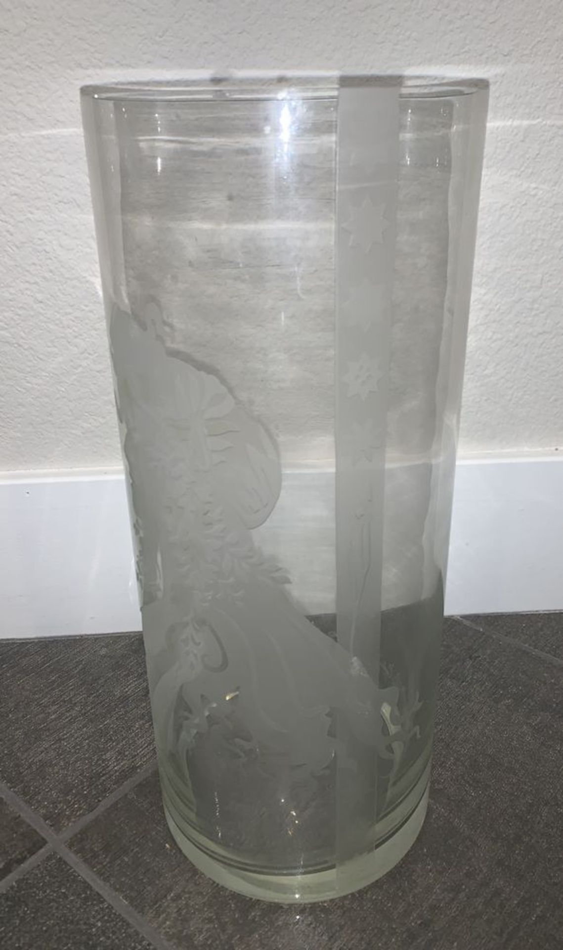 LARGE PERRY COYLE GLASS VASE 24"X 8" WIDE , SIGNED BY ARTIST ORIGINAL PIECE - Image 2 of 5
