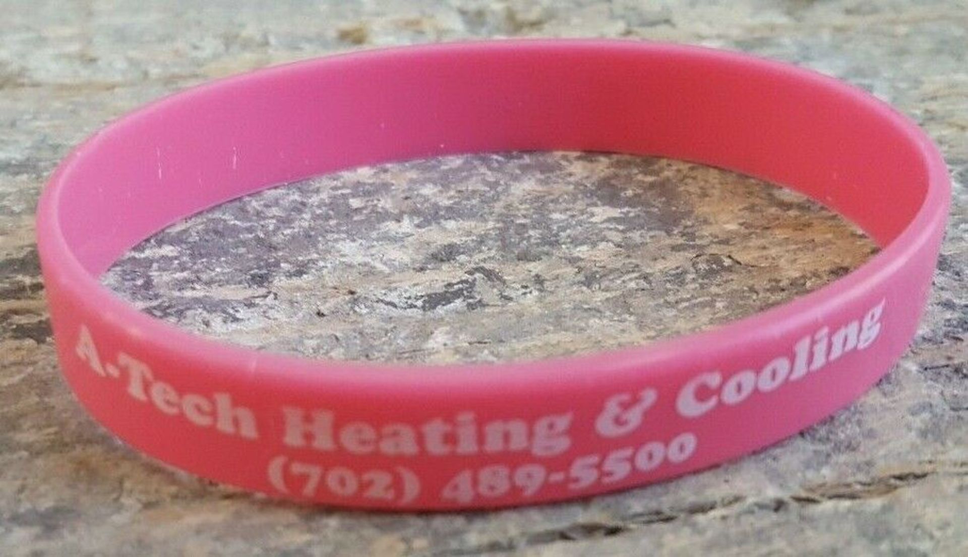 29 X WE SUPPORT BREAST CANCER AWARENESS PINK BRACELETS - Image 4 of 4