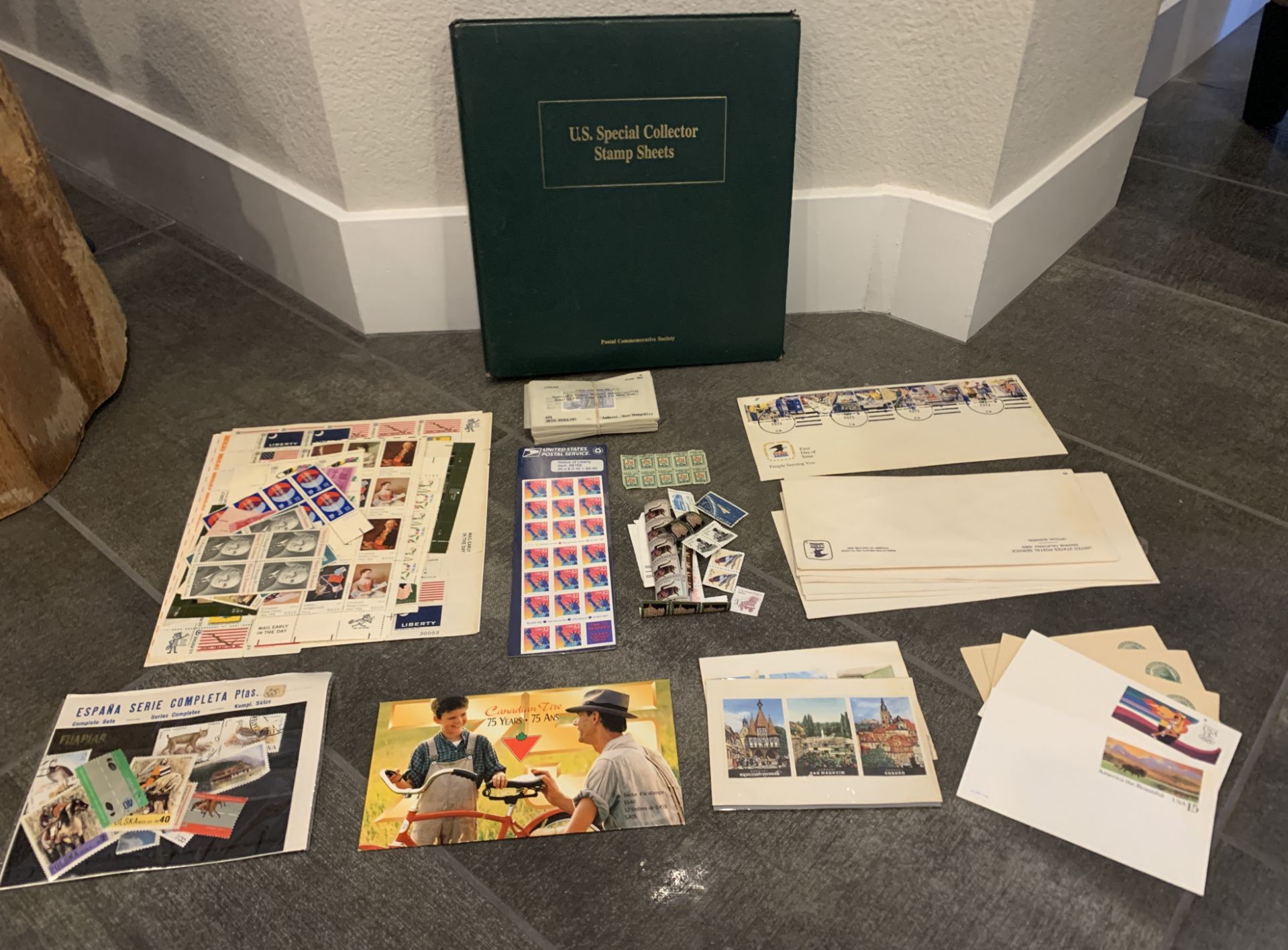 GIANT STAMP COLLECTION, MOSTLY UNUSED STAMPS