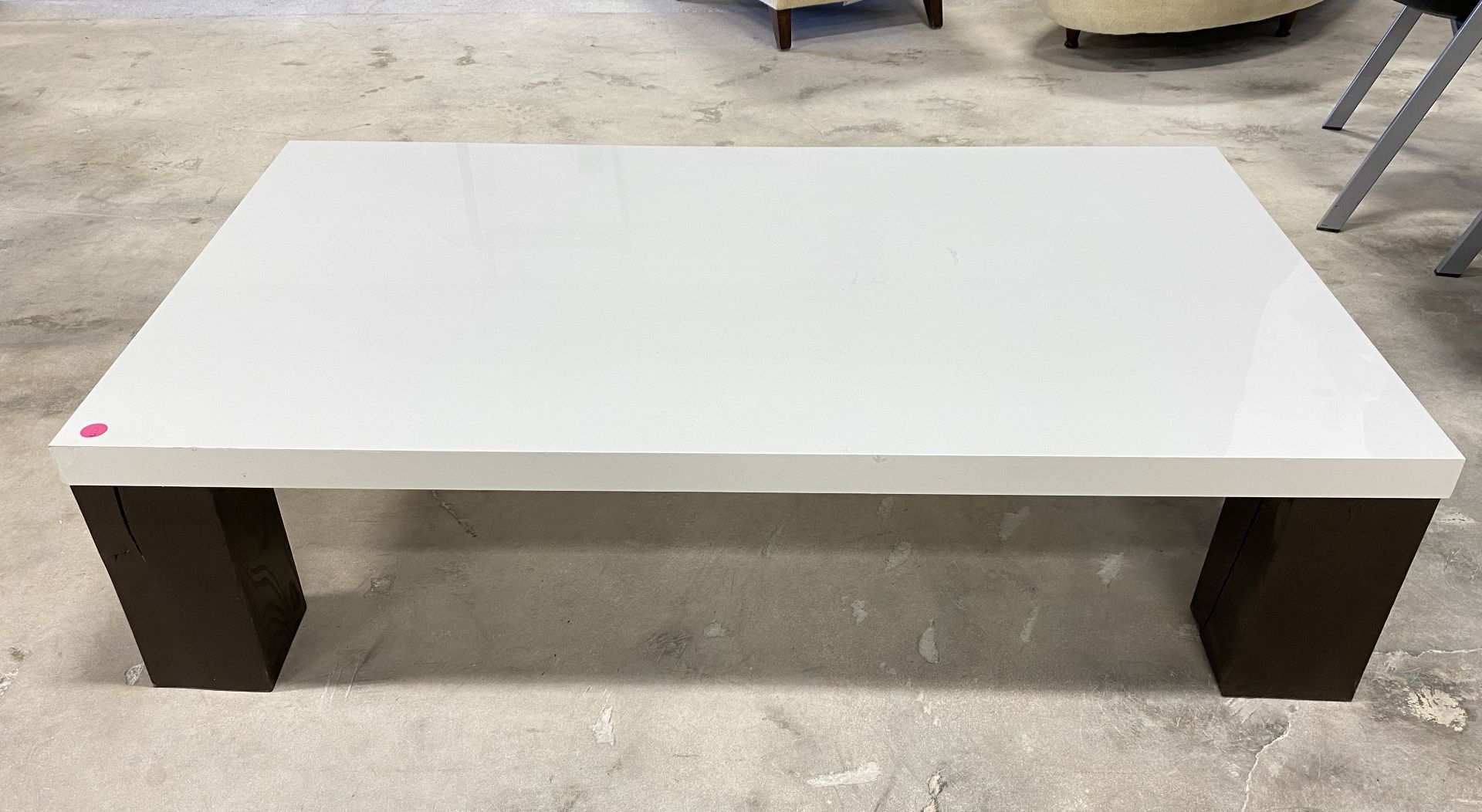 MODERN WHITE AND BROWN COFFEE TABLE