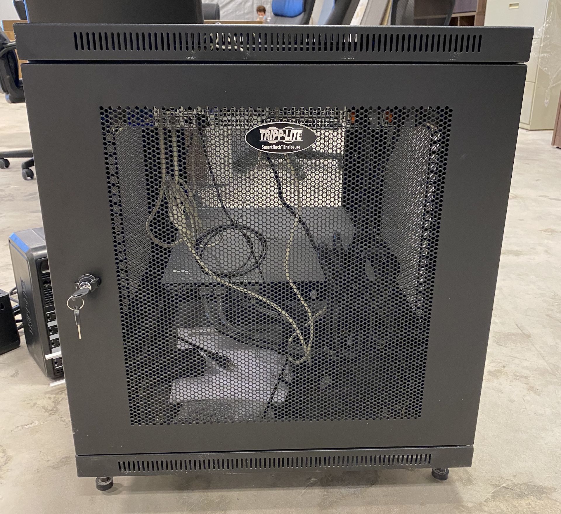 TRIPPLITE SMART RACK COMPUTER RACK ENCLOSURE WITH CyberPower Smart App Intelligent LCD OR1500LCDRM1U - Image 2 of 6