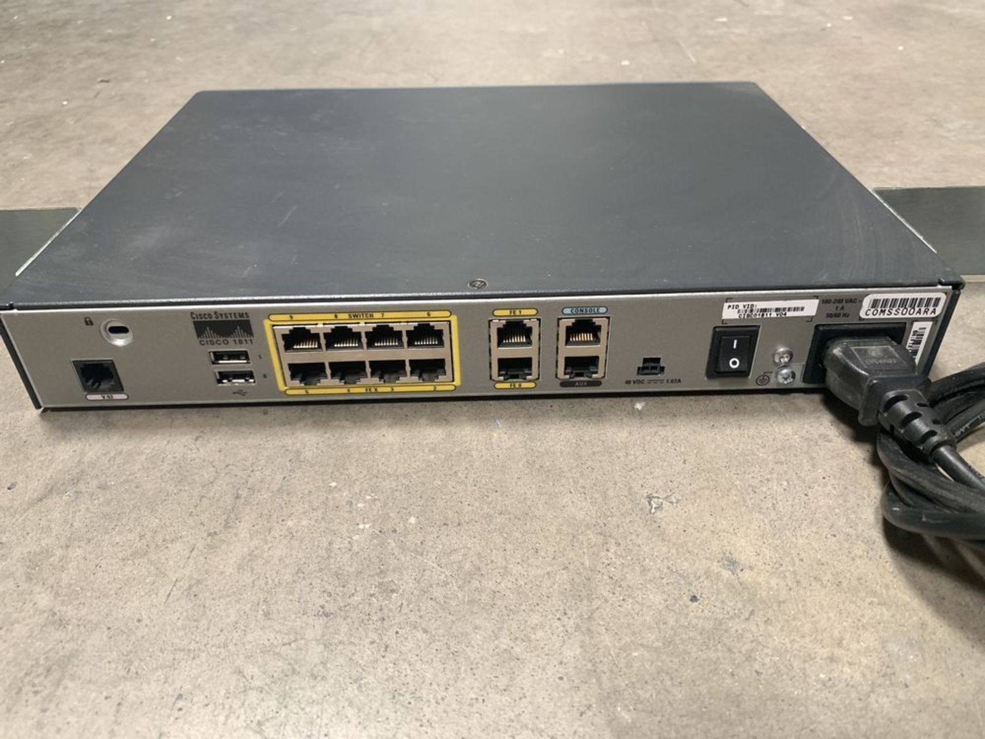 Cisco Systems 1800 Series Integrated Services Router 341-0135-02, with Brackets and Power - Image 4 of 6