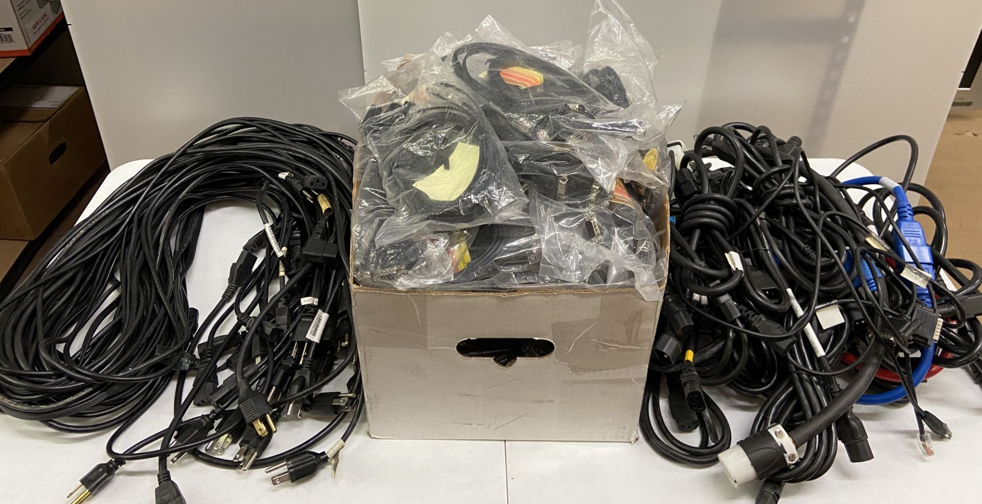 Mixed lot of Cables, Plugs