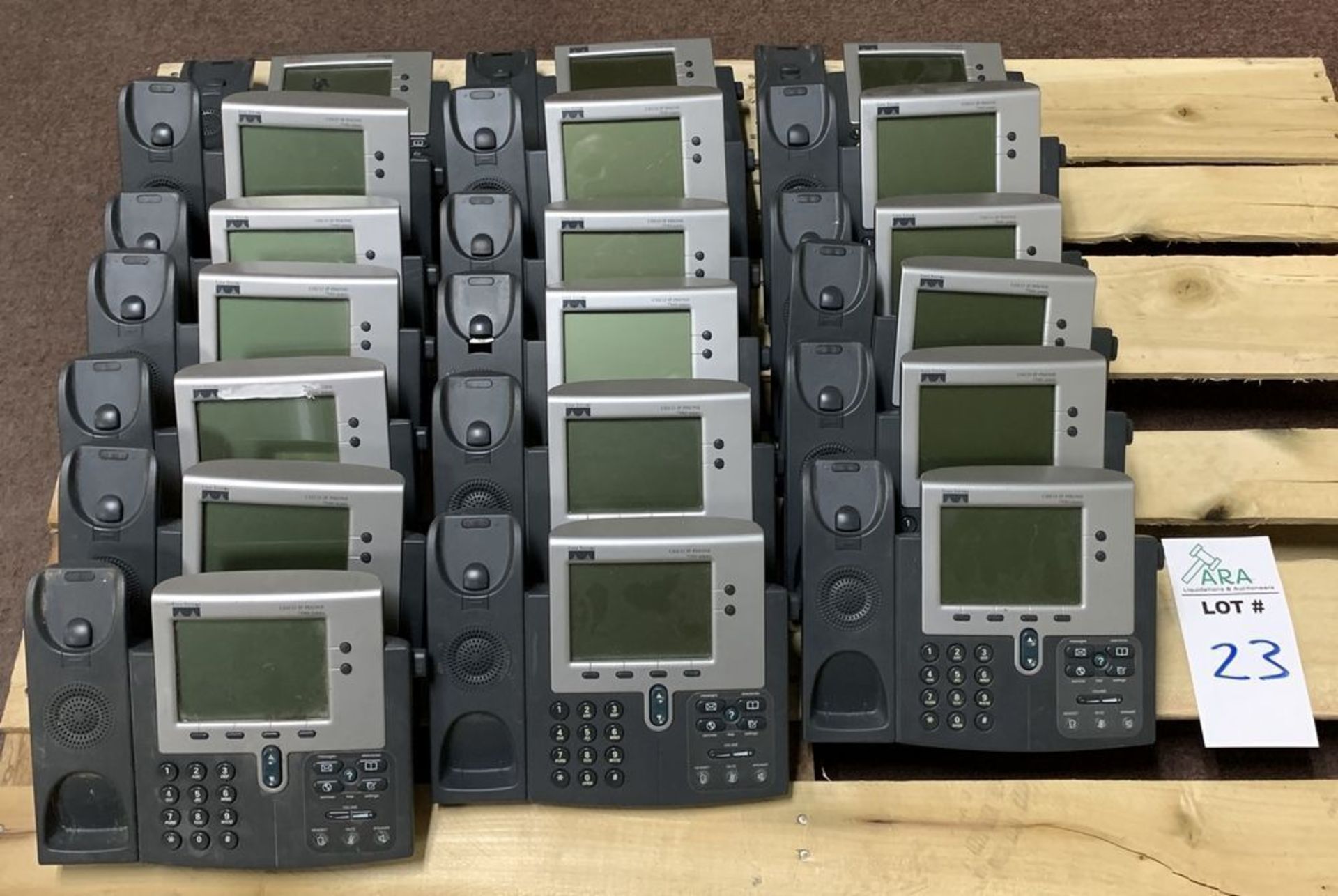 19 CISCO PHONE SYSTEMS - MODEL 7940 ALL ITEMS ARE SOLD AS IS UNTESTED BUT CAME FROM A WORKING - Image 2 of 4