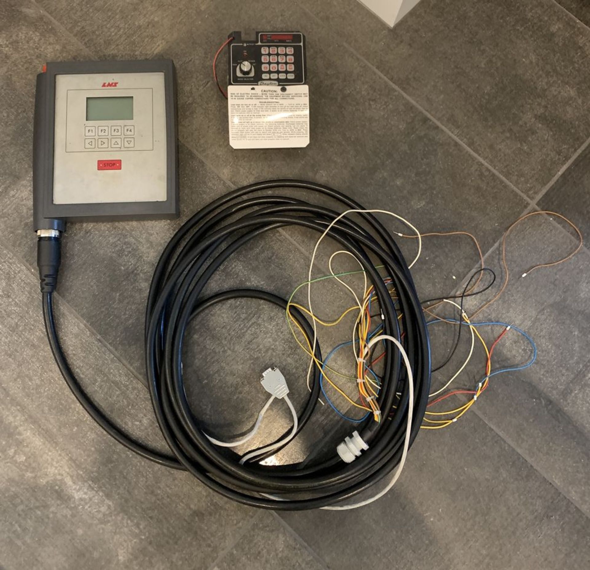 2 MAIN CONTROLLERS FOR CNC MACHINE UNITS METALWORKING - Image 3 of 5