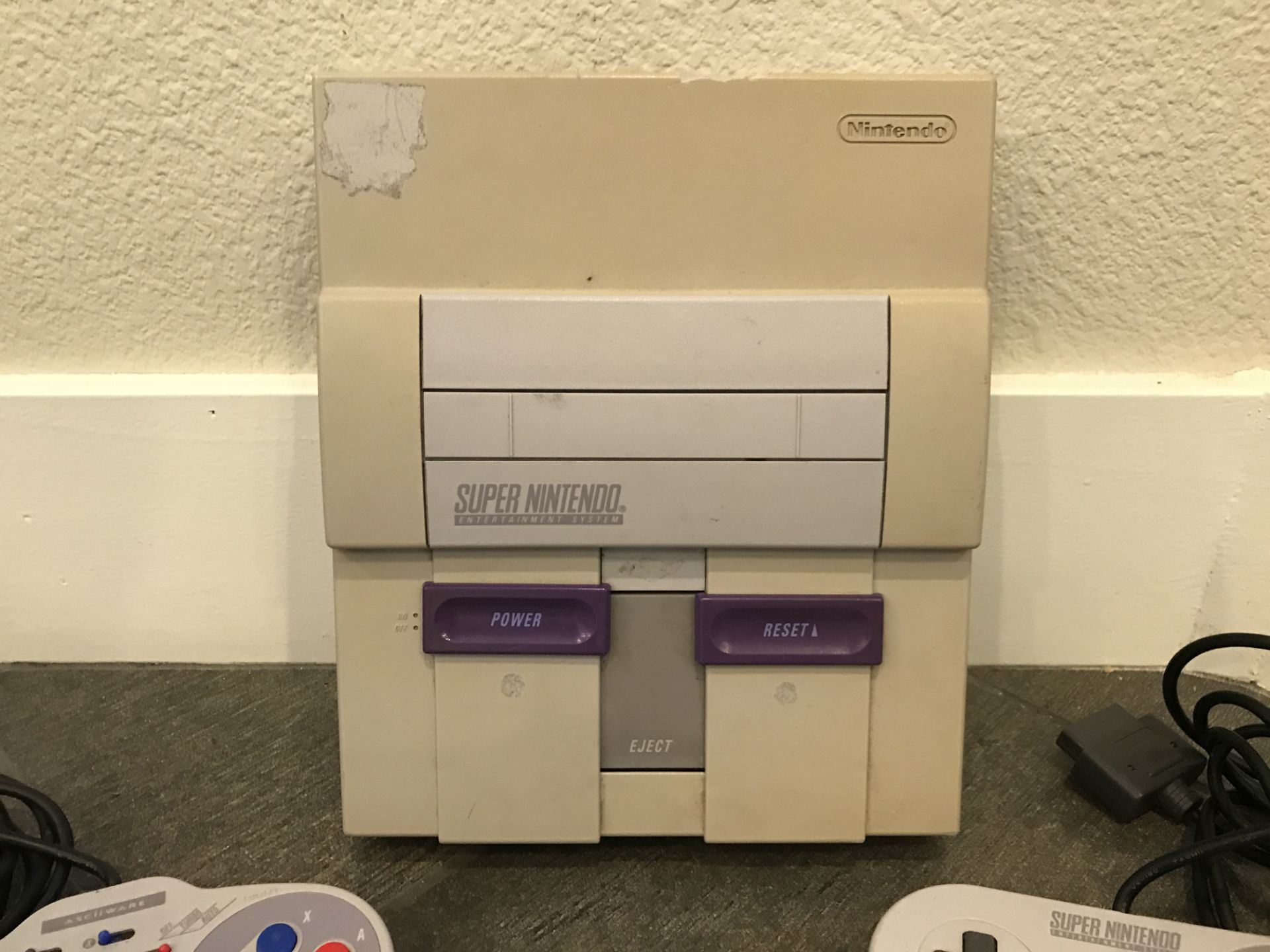 SUPER NINTENDO ENTERTAINMENT SYSTEM WITH TWO CONTROLLERS AND ADAPTERS, FIVE GAMES ALSO INCLUDED - Image 3 of 4