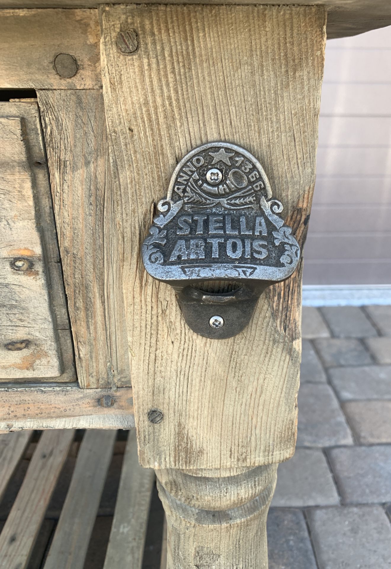 BEAUTIFUL KITCHEN BUTCHER BLOCK BAR PREP TABLE / RECLAIMED WOOD STELLAS ARTOIS ANTIQUE BOTTLE OPENER - Image 3 of 4