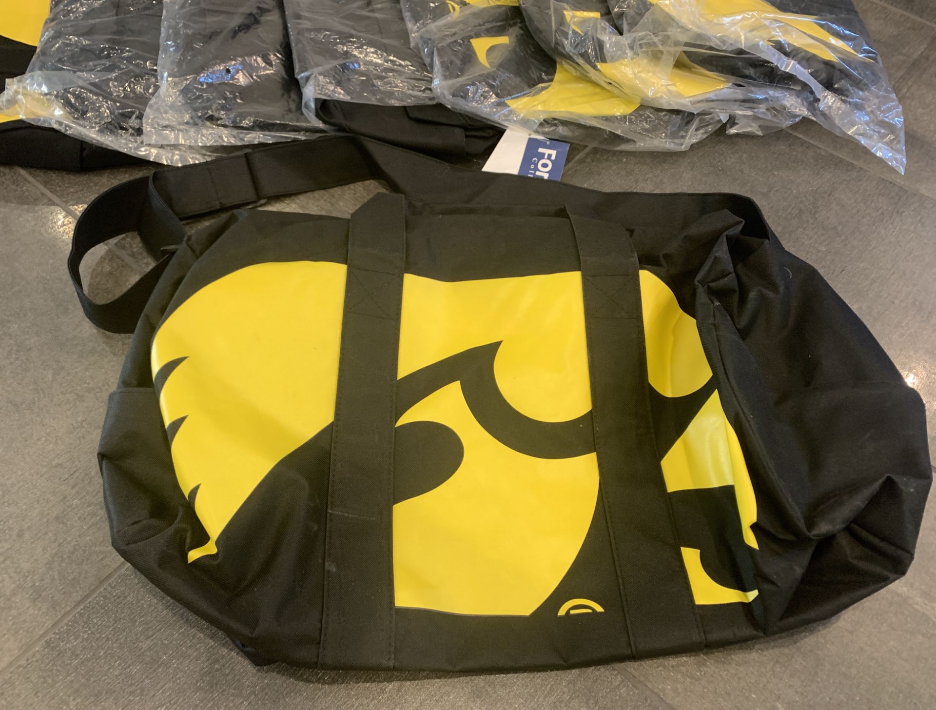 LOT OF 8 UNIVERSITY OF IOWA HAWKEYES LICENSED DUFFEL TRAVEL BAGS BRAND NEW - Image 3 of 3