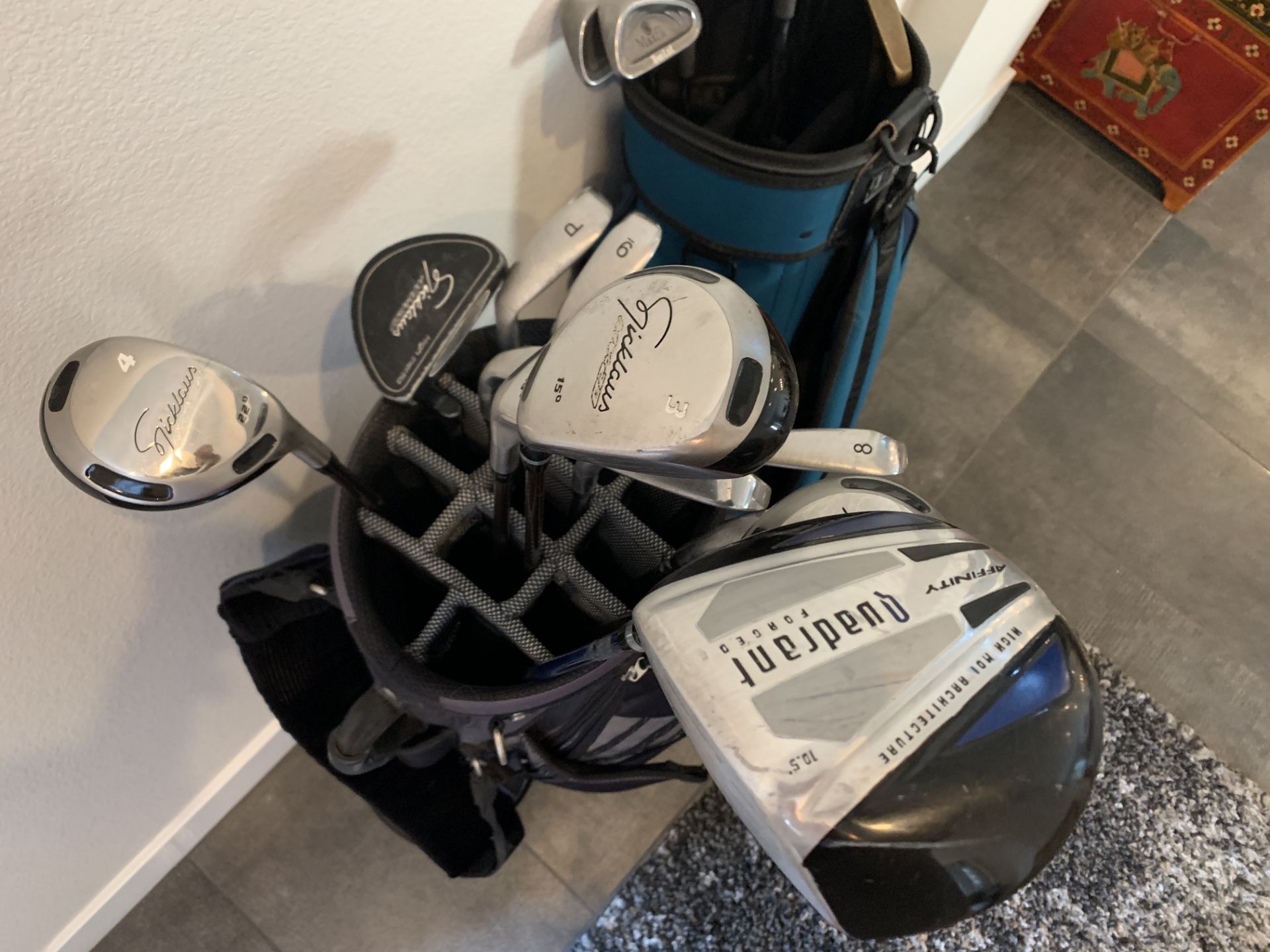 2 GOLF BAGS FILLED WITH MIXED CLUBS - Image 4 of 5