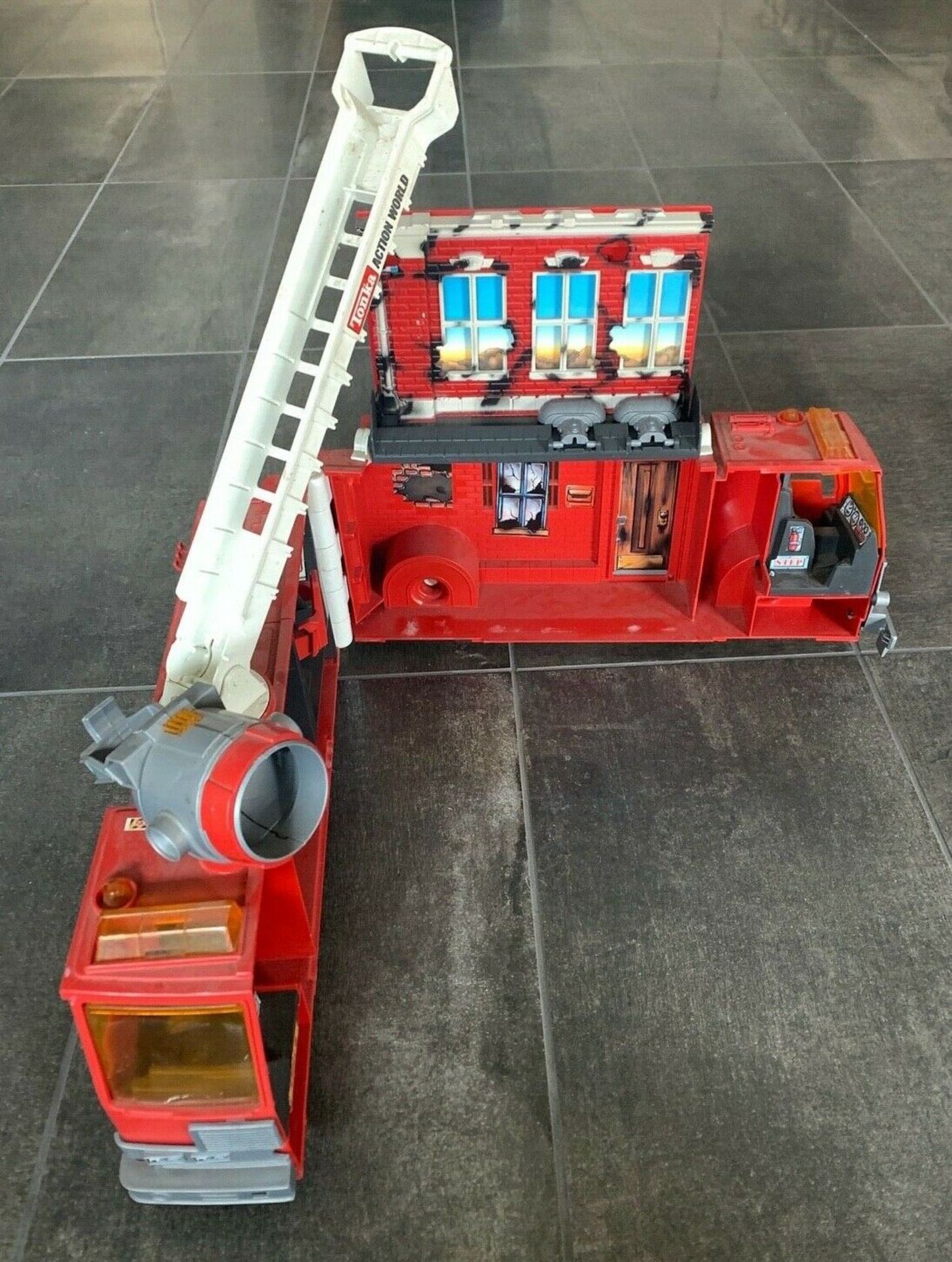 Hasbro Tonka Action World Fire Truck Activity Set Vintage Rare 1996 - Image 2 of 7